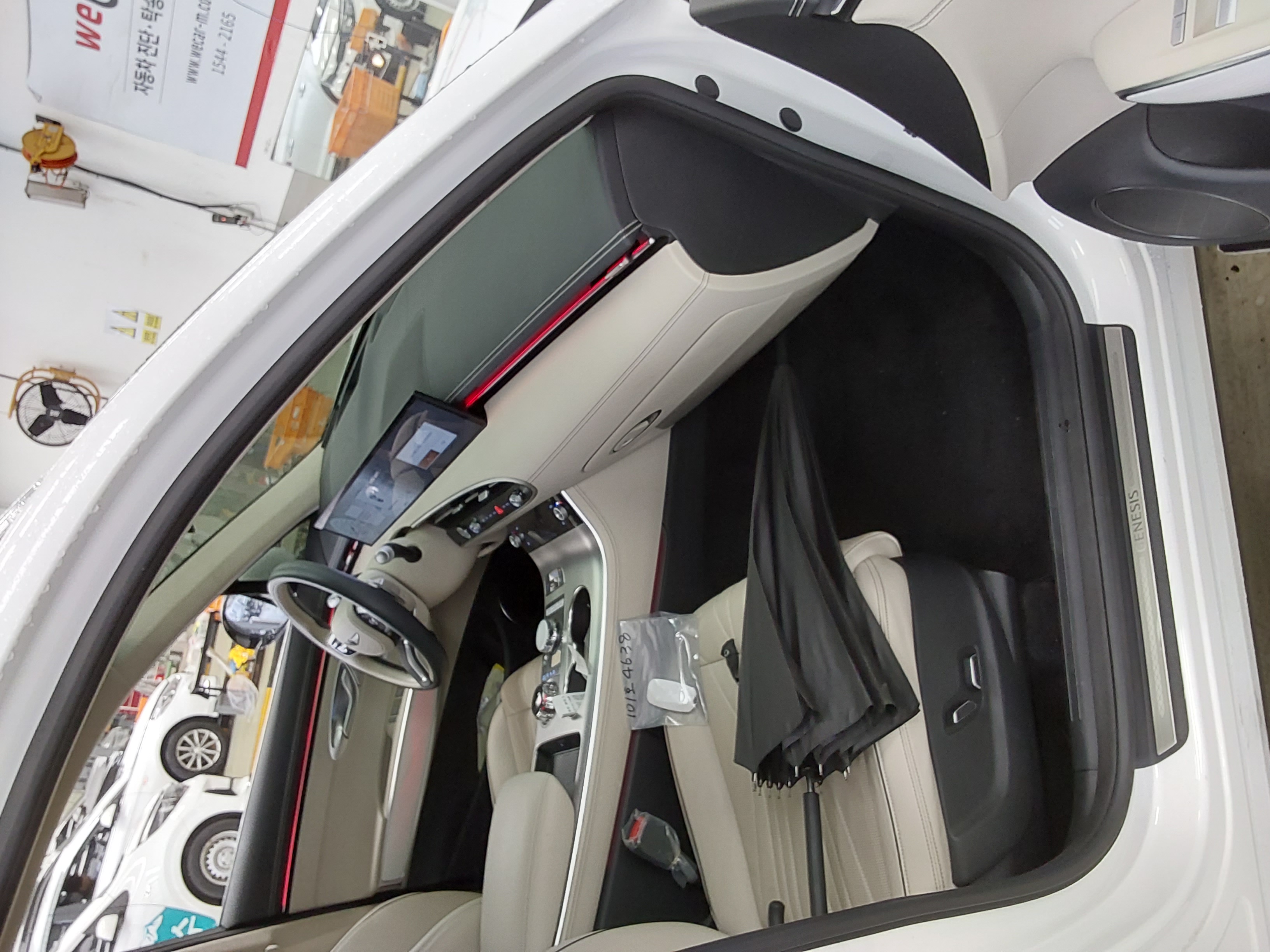 Hyundai Genesis 2025 - Image 13