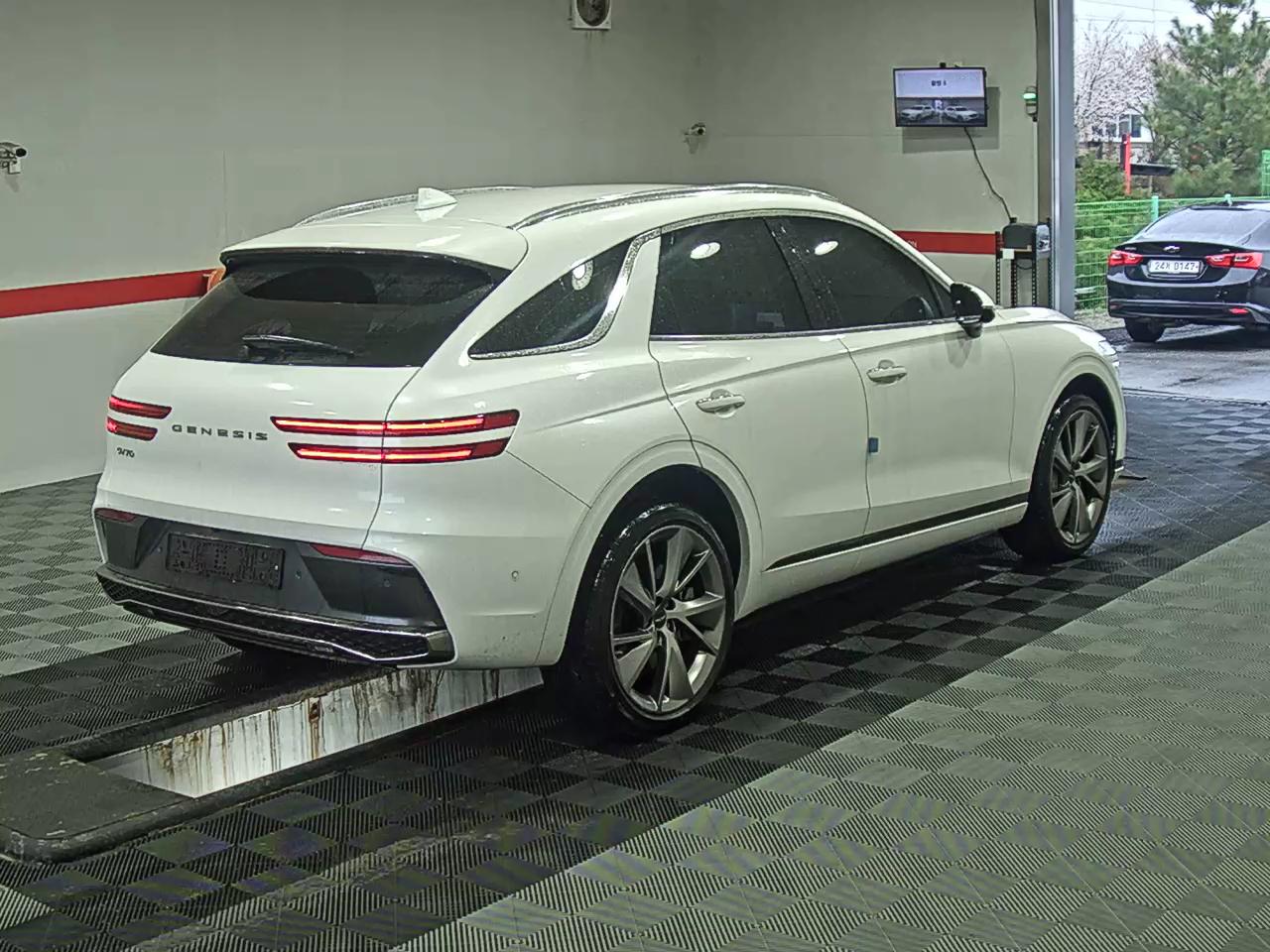 Hyundai Genesis 2025 - Image 4