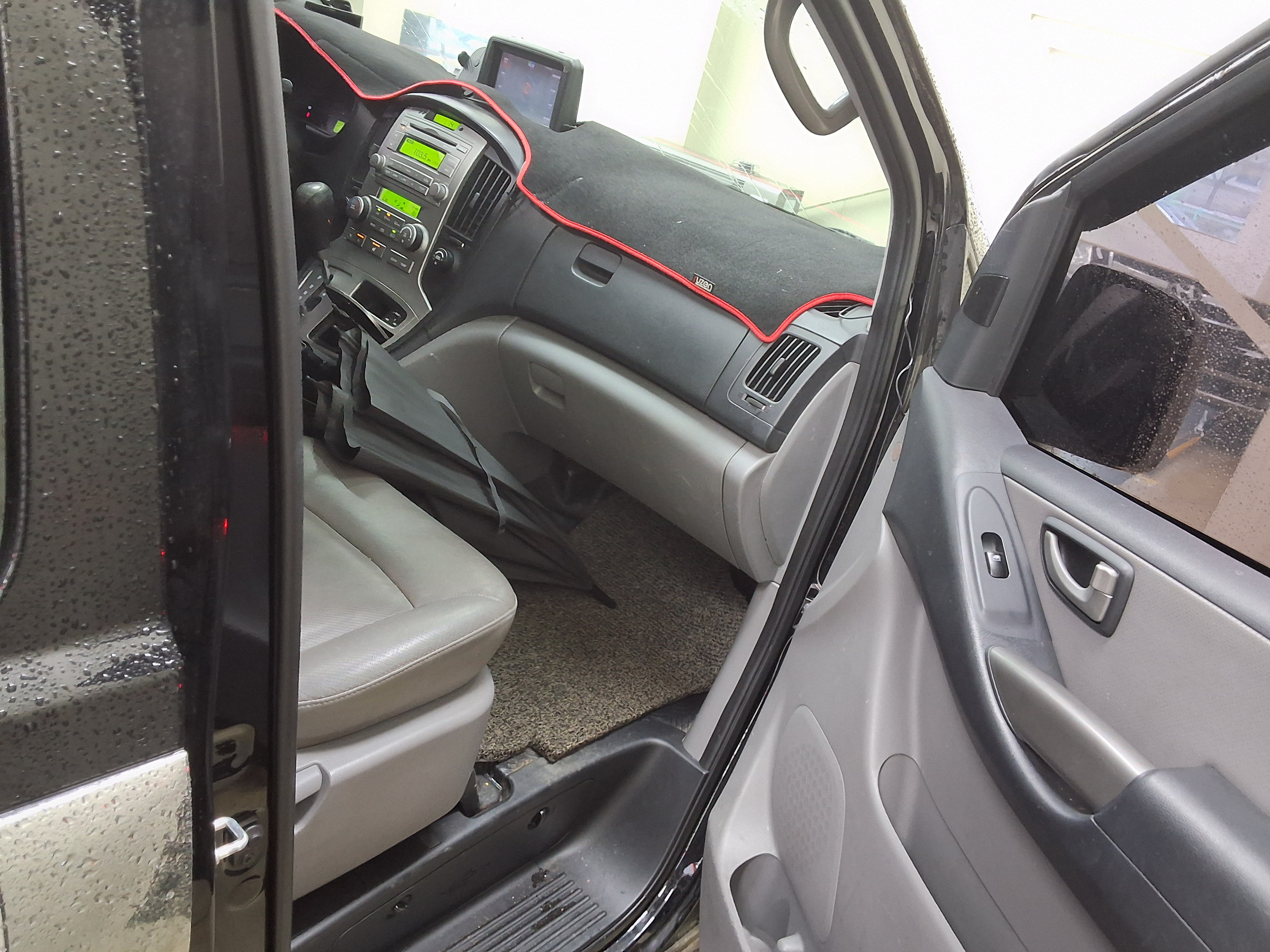 2015 - hyundai grand starex
