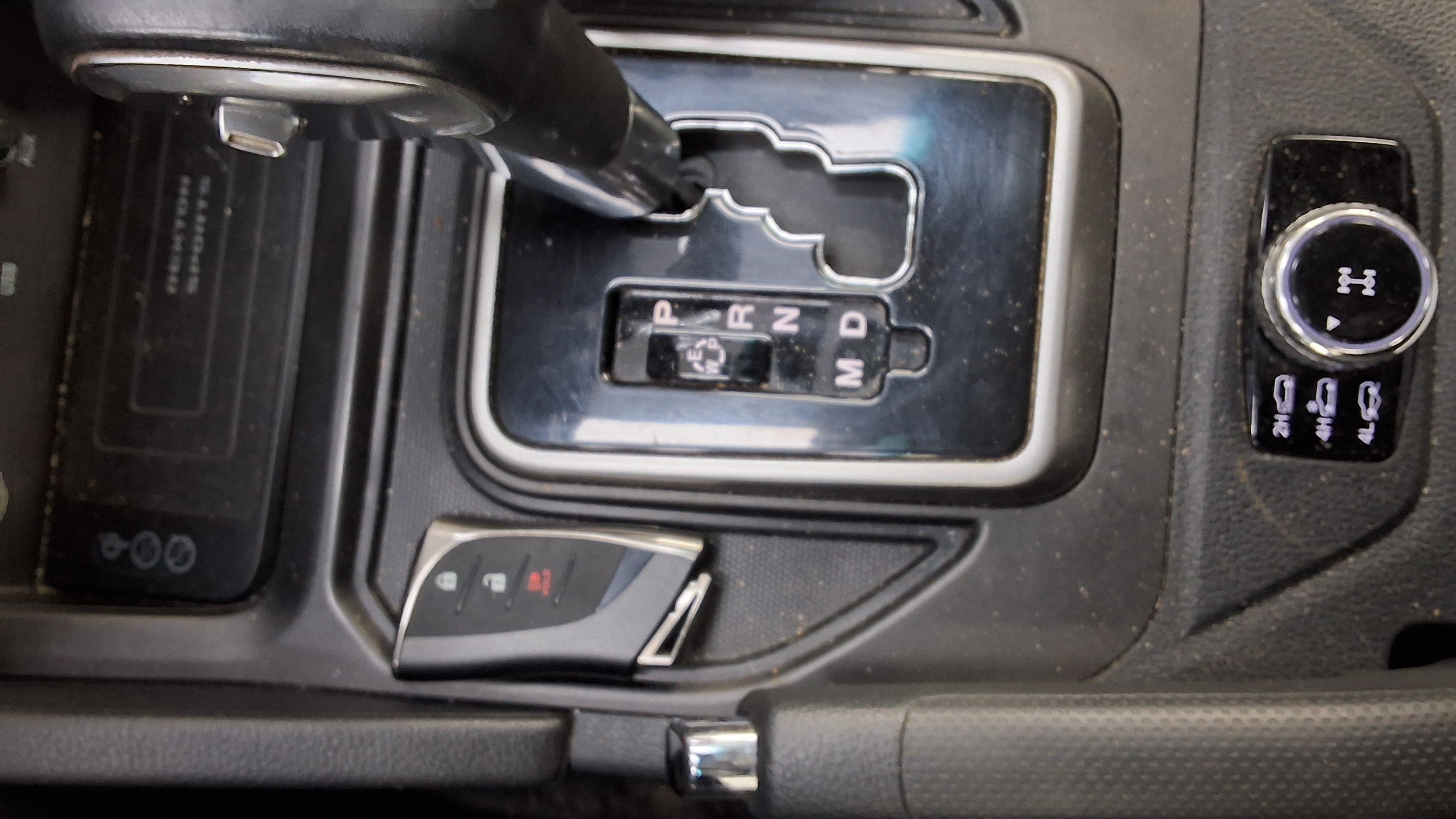 KG Mobility Rexton Sports - 18