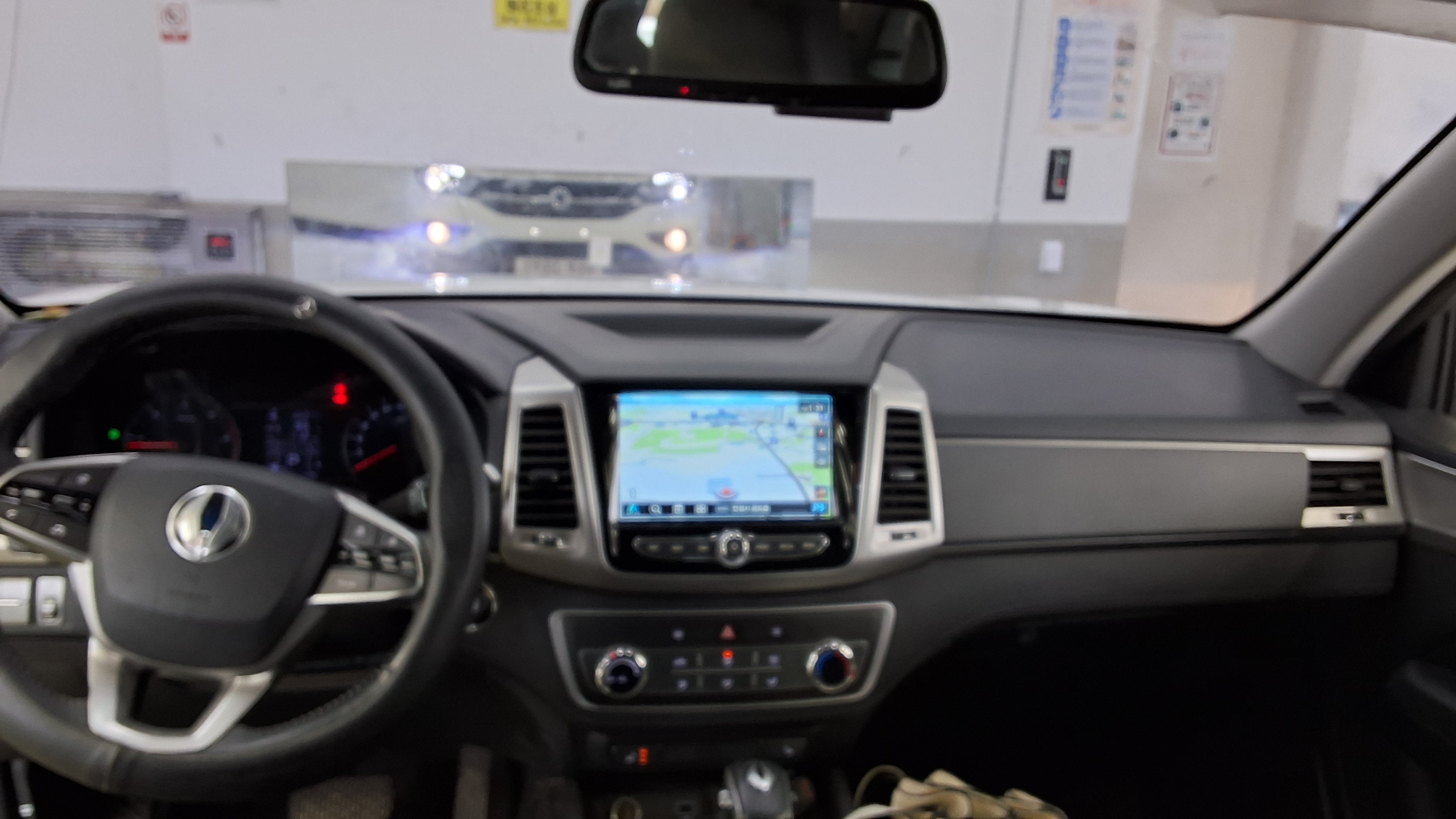 KG Mobility Rexton Sports - 10