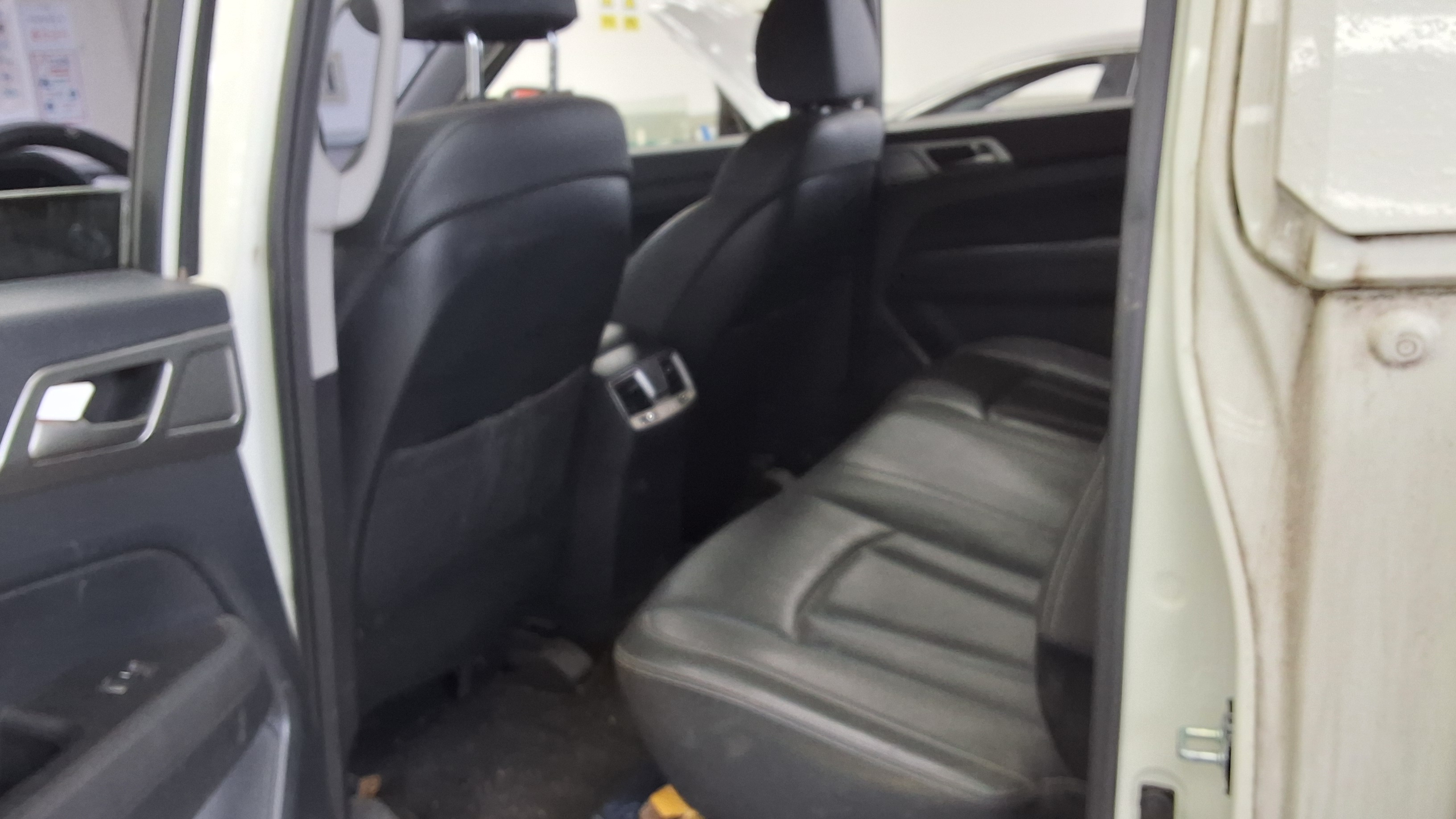 KG Mobility Rexton Sports - 11