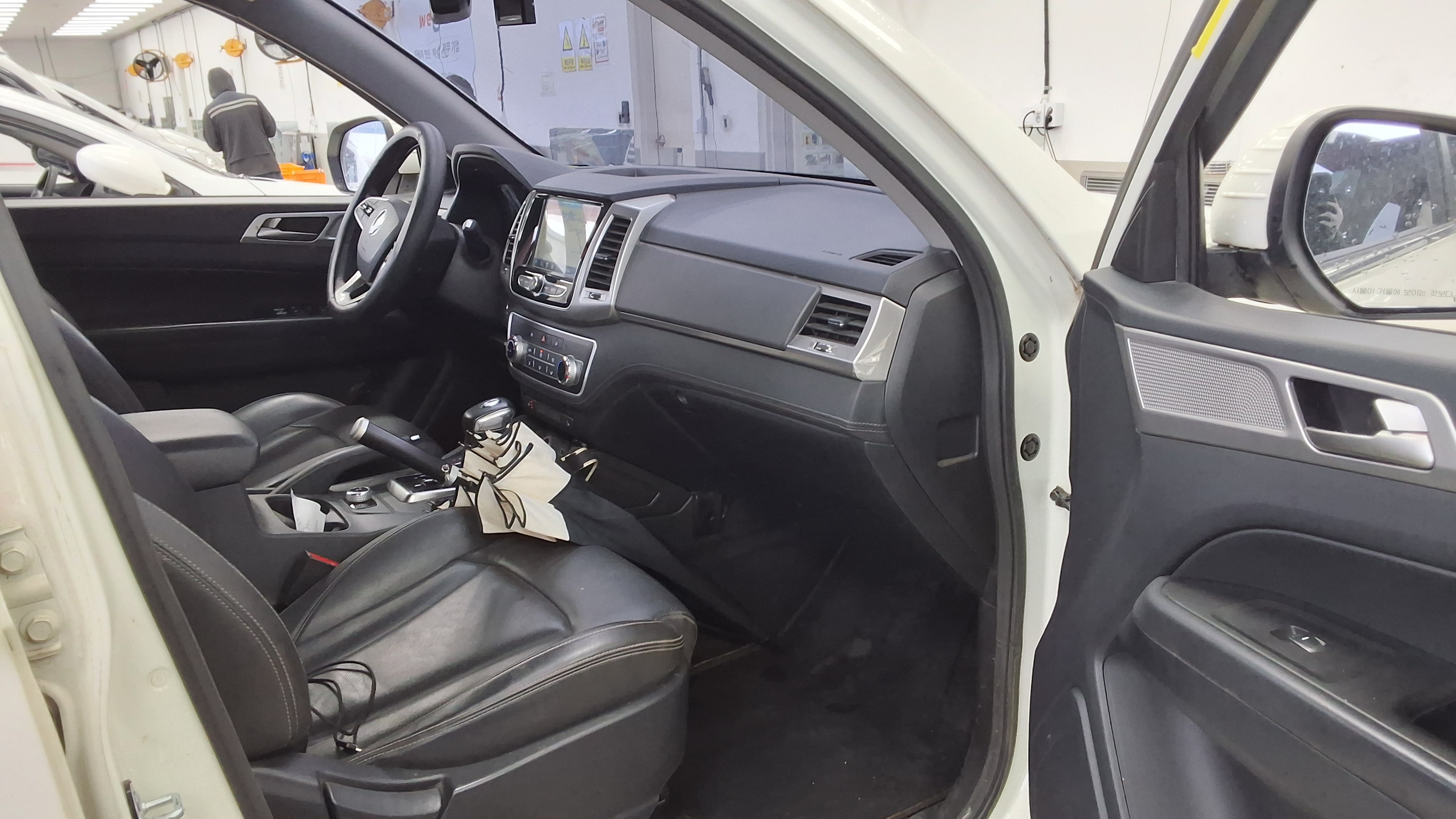 KG Mobility Rexton Sports - 13