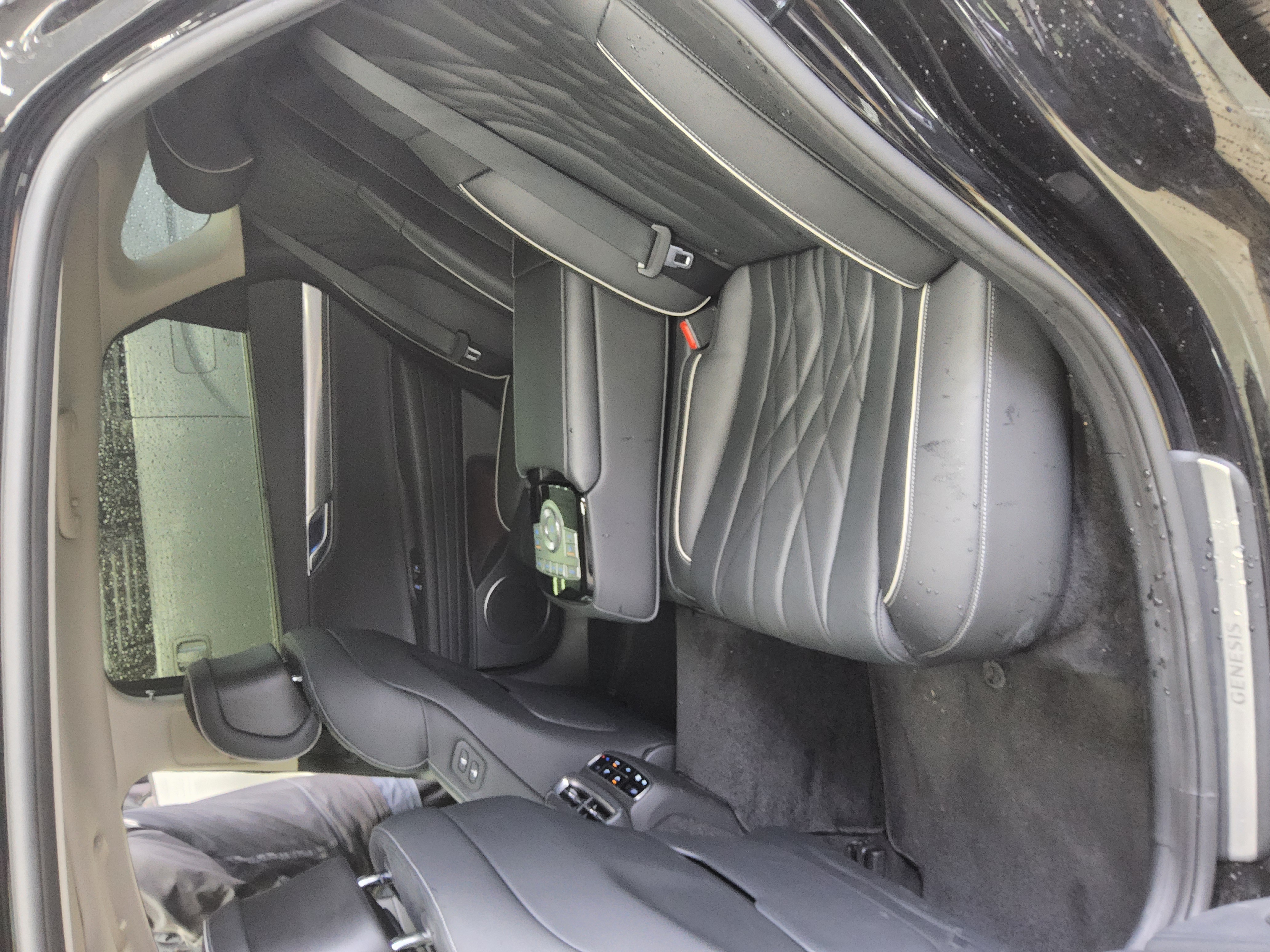 Hyundai Genesis 2022 - Image 11