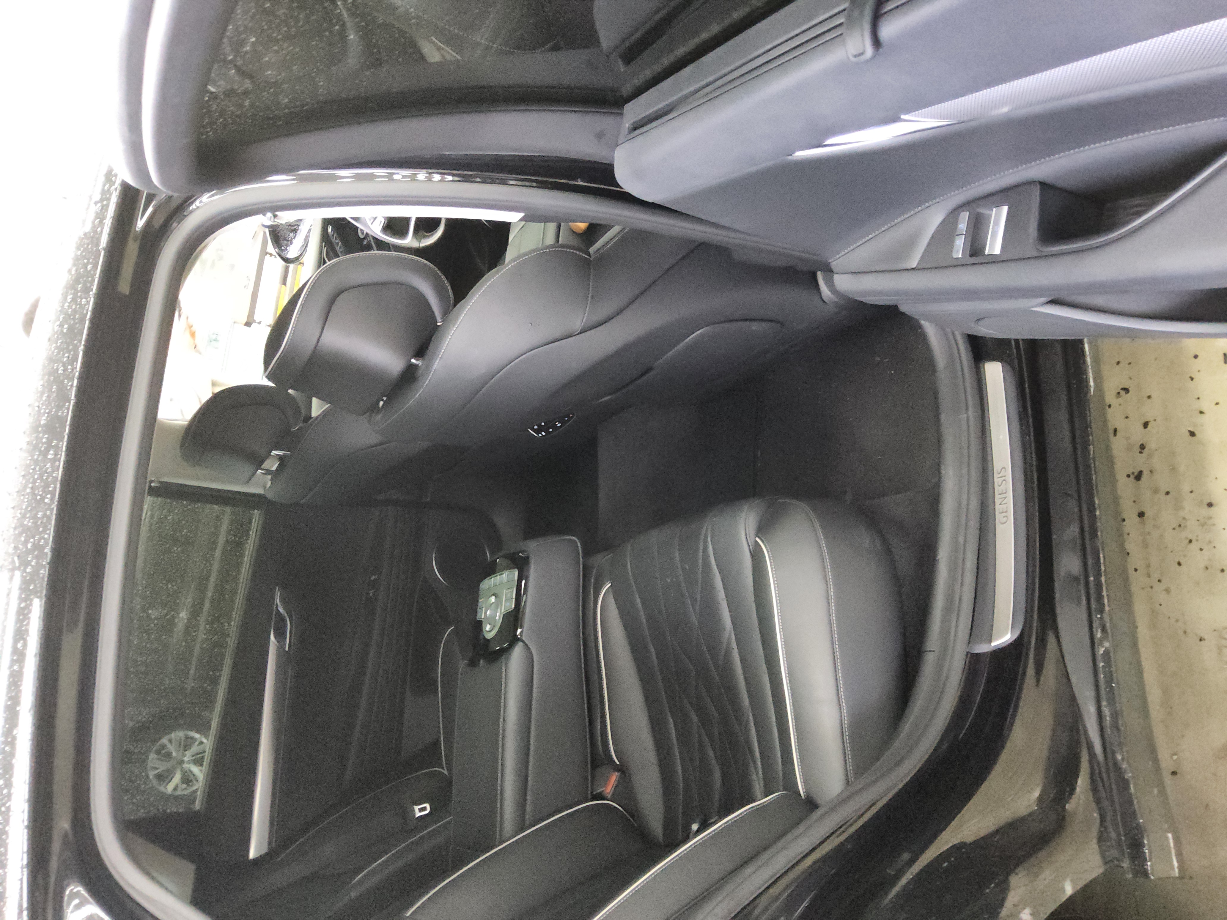 Hyundai Genesis 2022 - Image 12