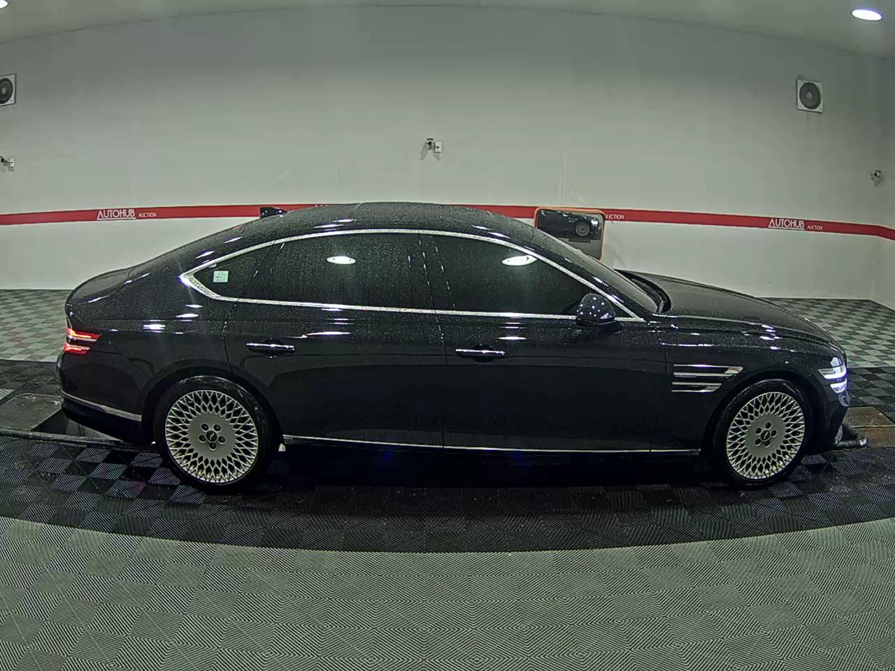 Hyundai Genesis 2022 - Image 3