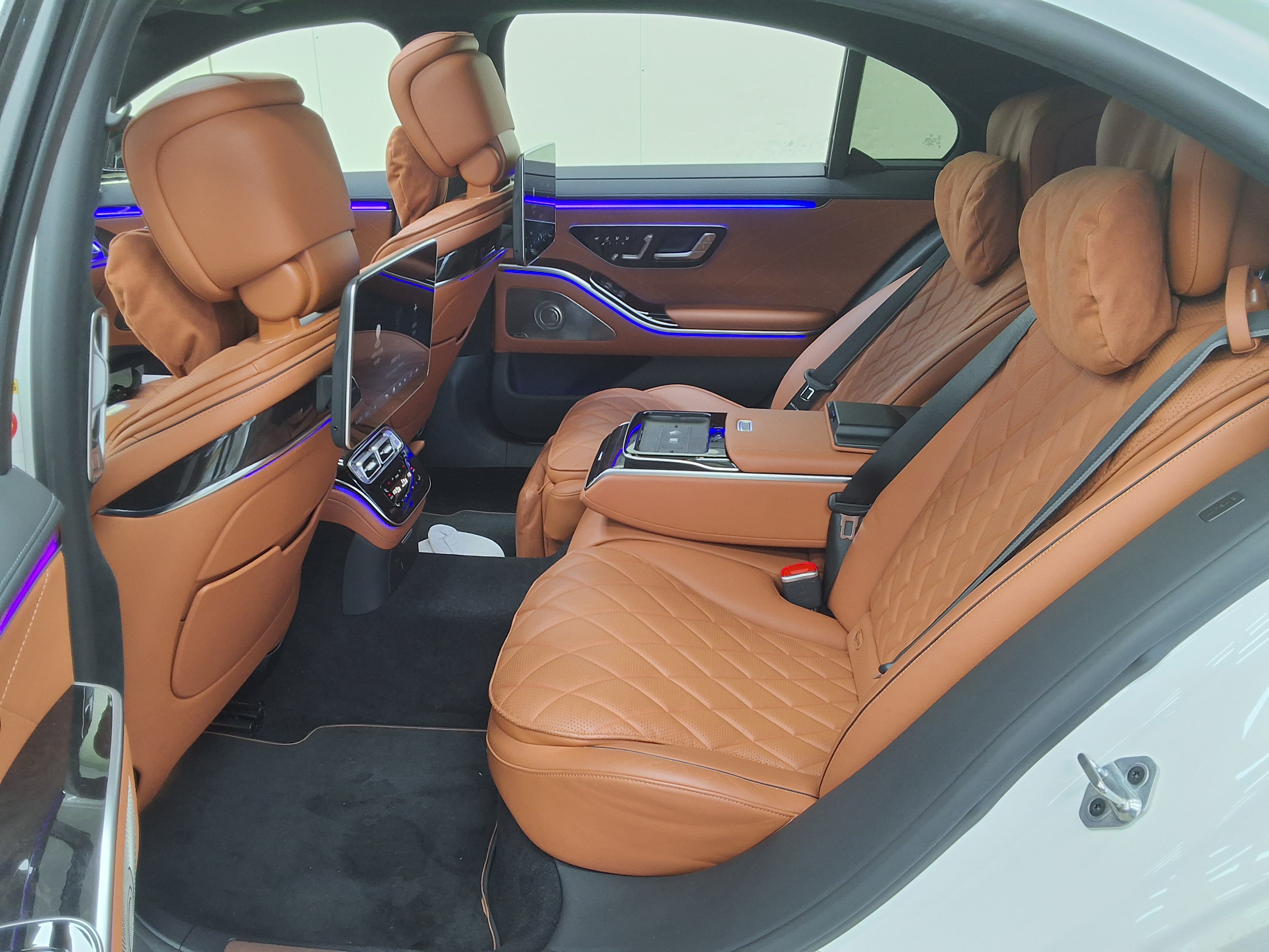 Mercedes-Benz S-Class - 11