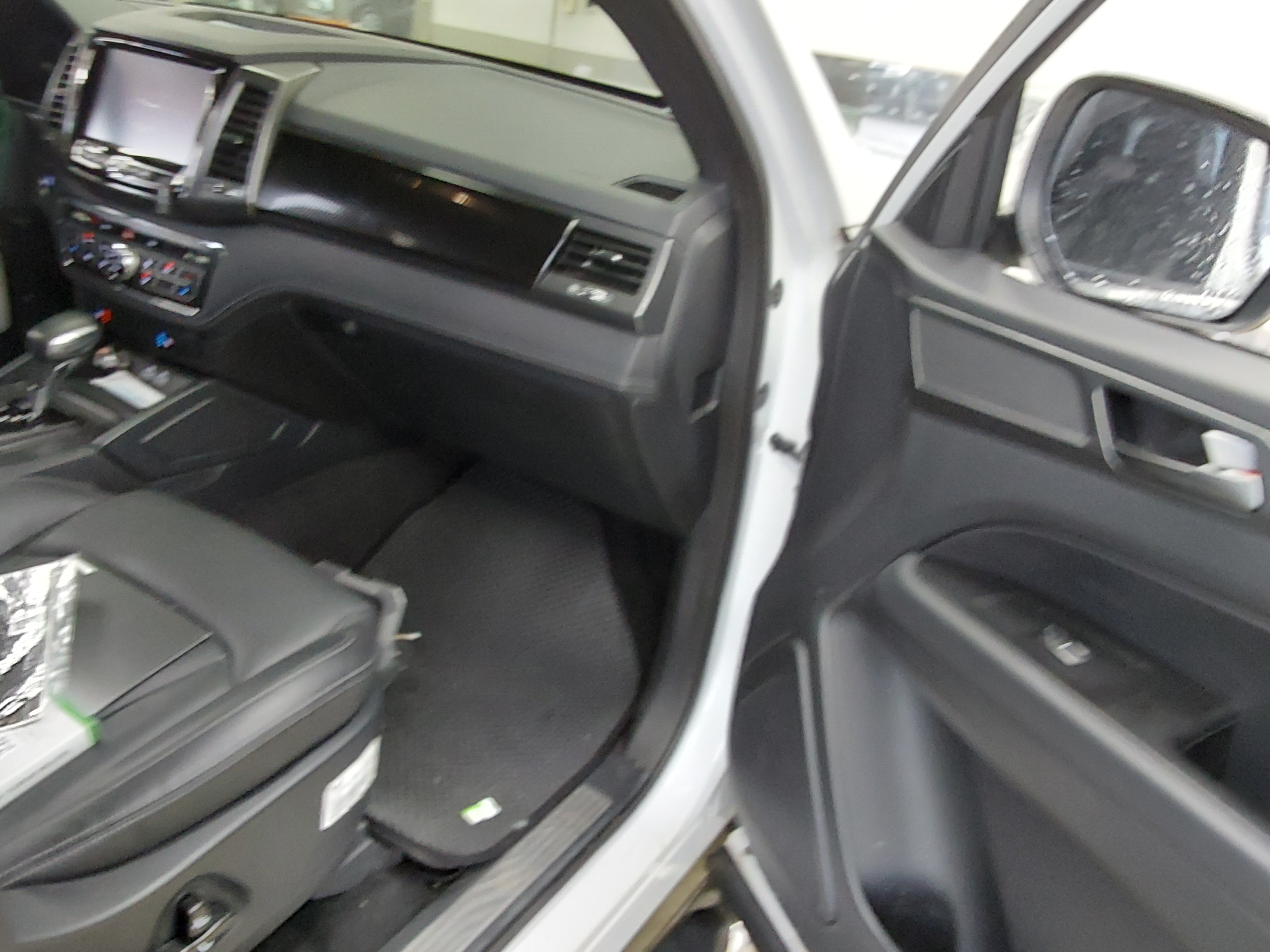 KG Mobility Rexton Sports 2022 - Image 13