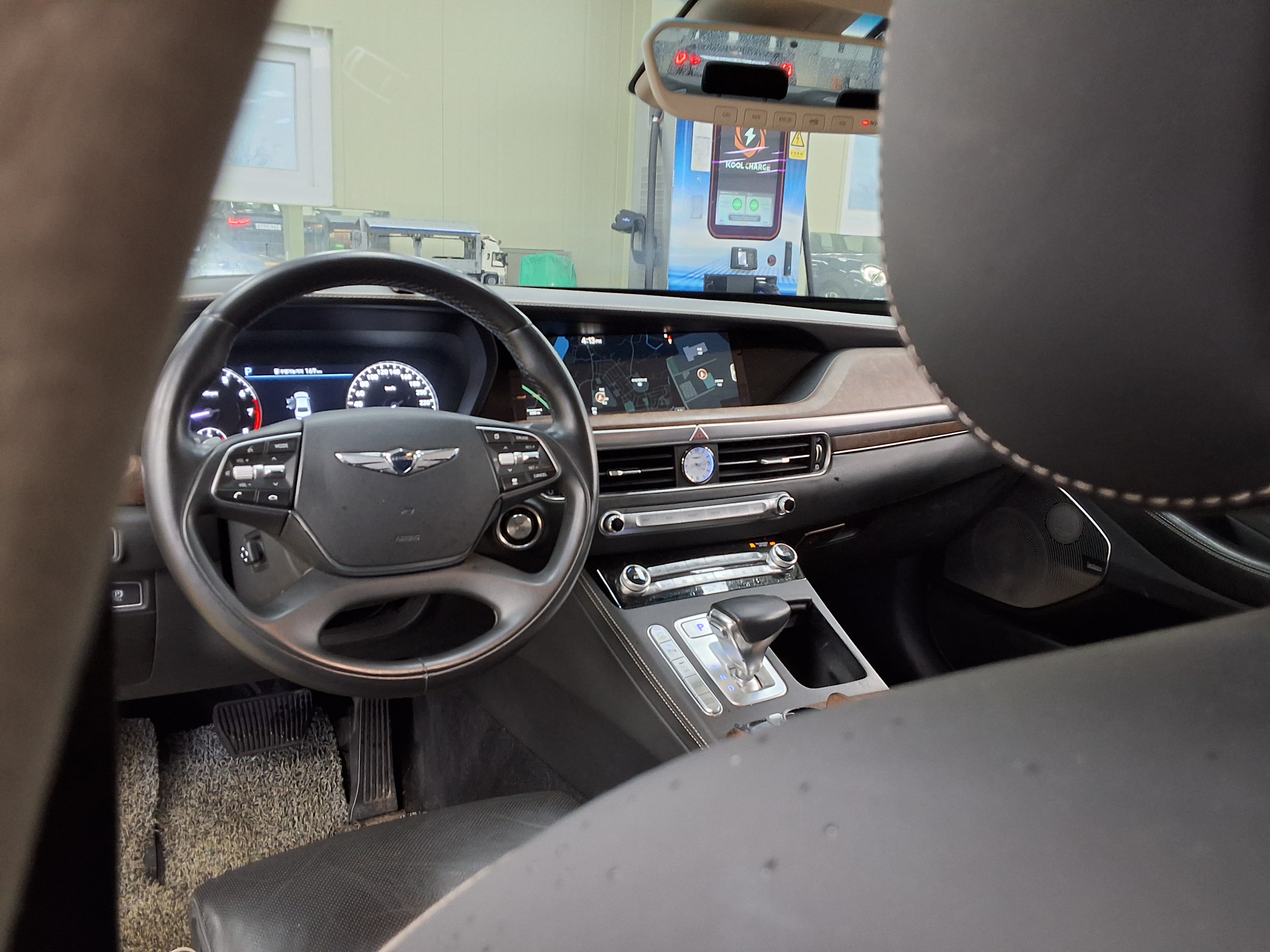 Genesis G90 - 10