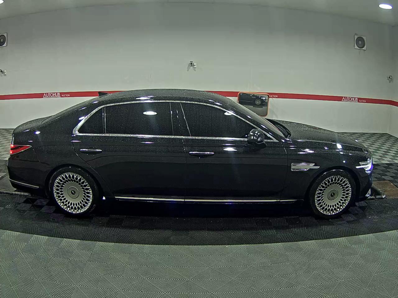 Genesis G90 - 3