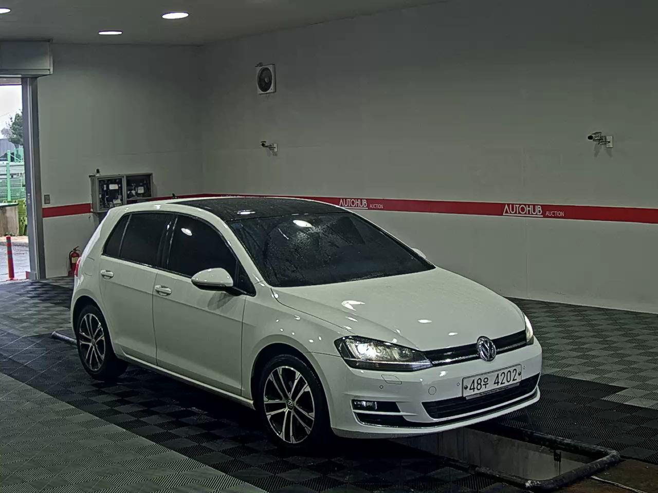 Volkswagen Golf - 2