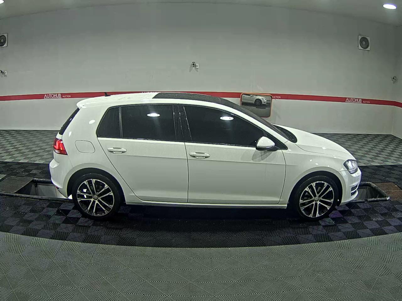 Volkswagen Golf - 3