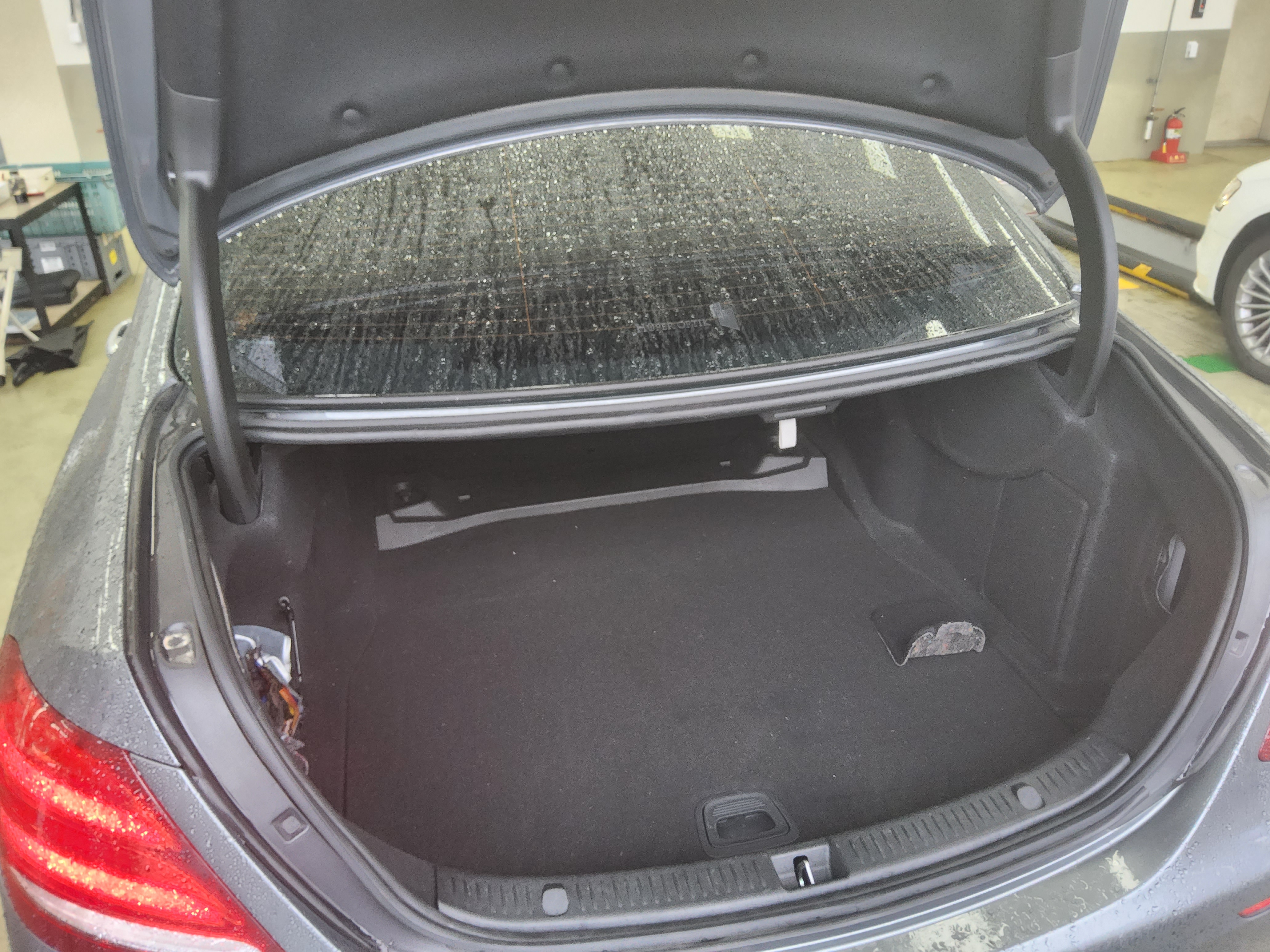 Mercedes-Benz E-Class - 14