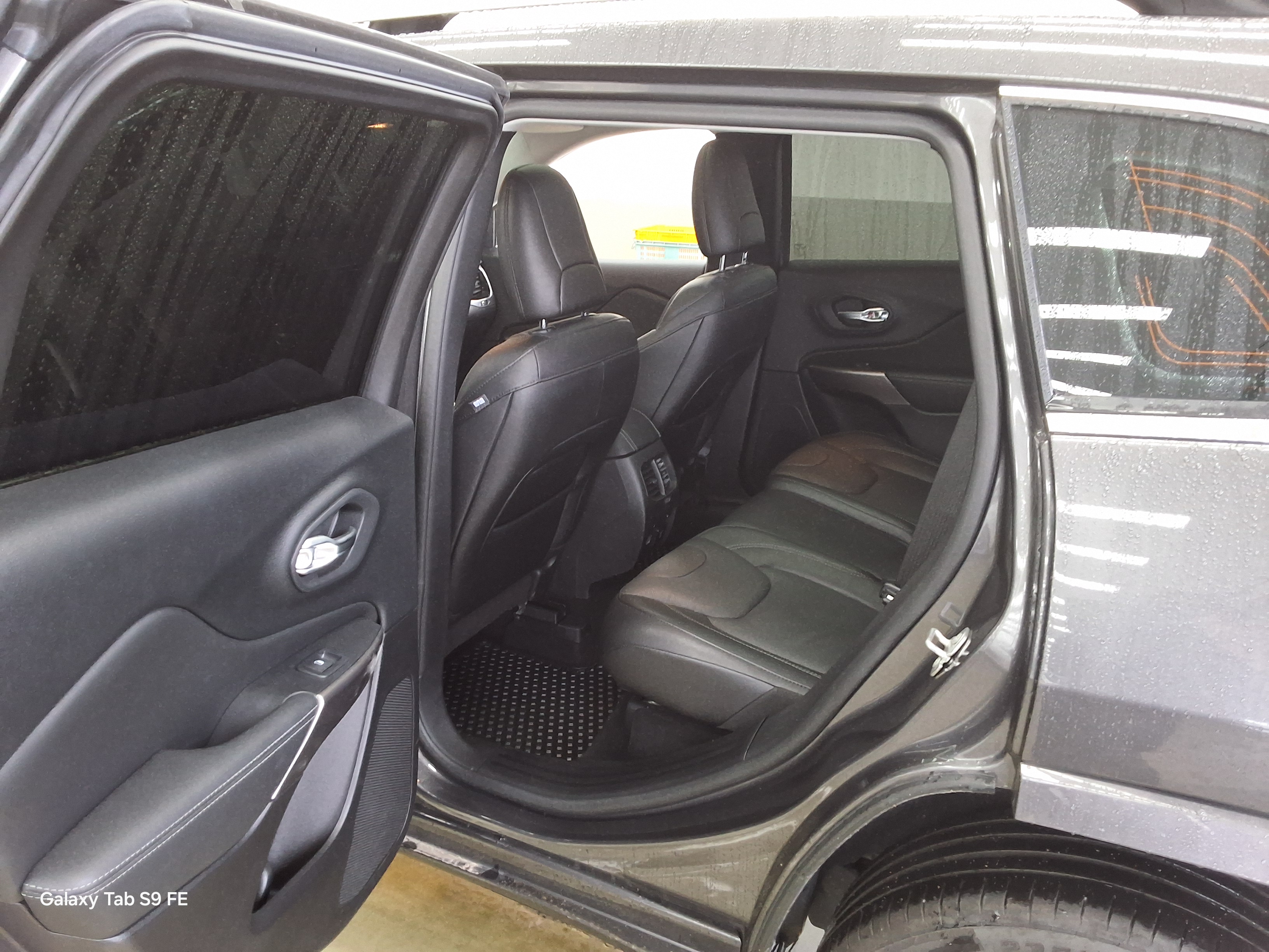 Jeep Cherokee - 11