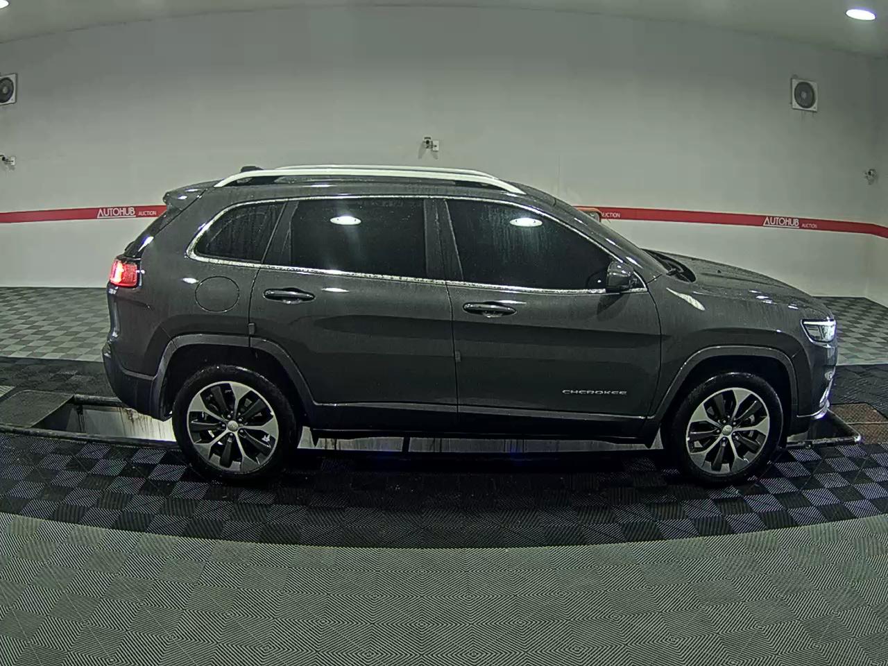 Jeep Cherokee - 3