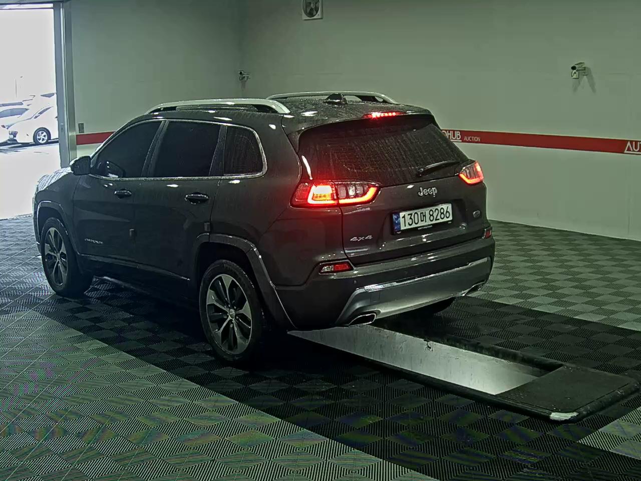 Jeep Cherokee - 5