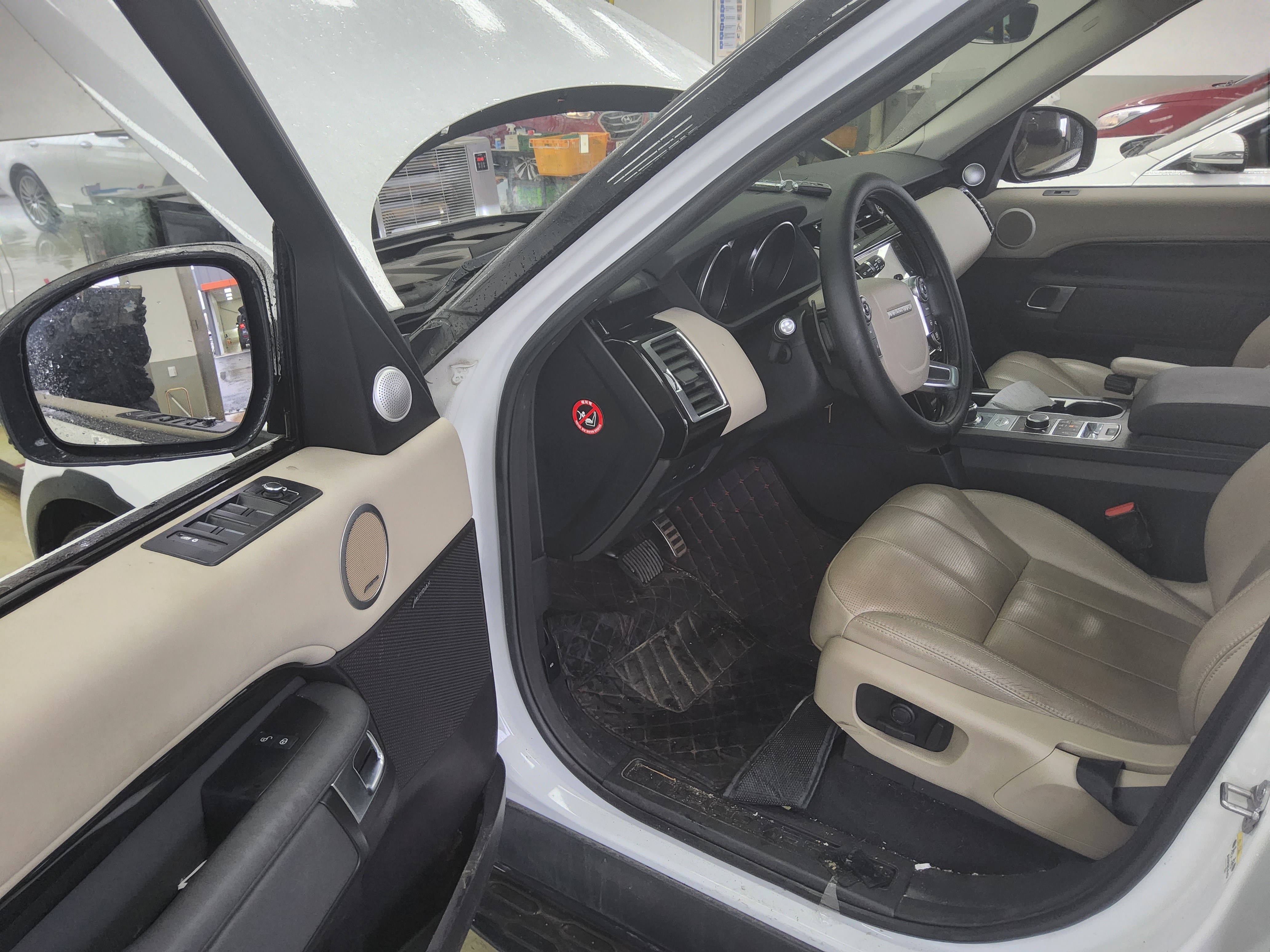 Land Rover Discovery 2018 - Image 9