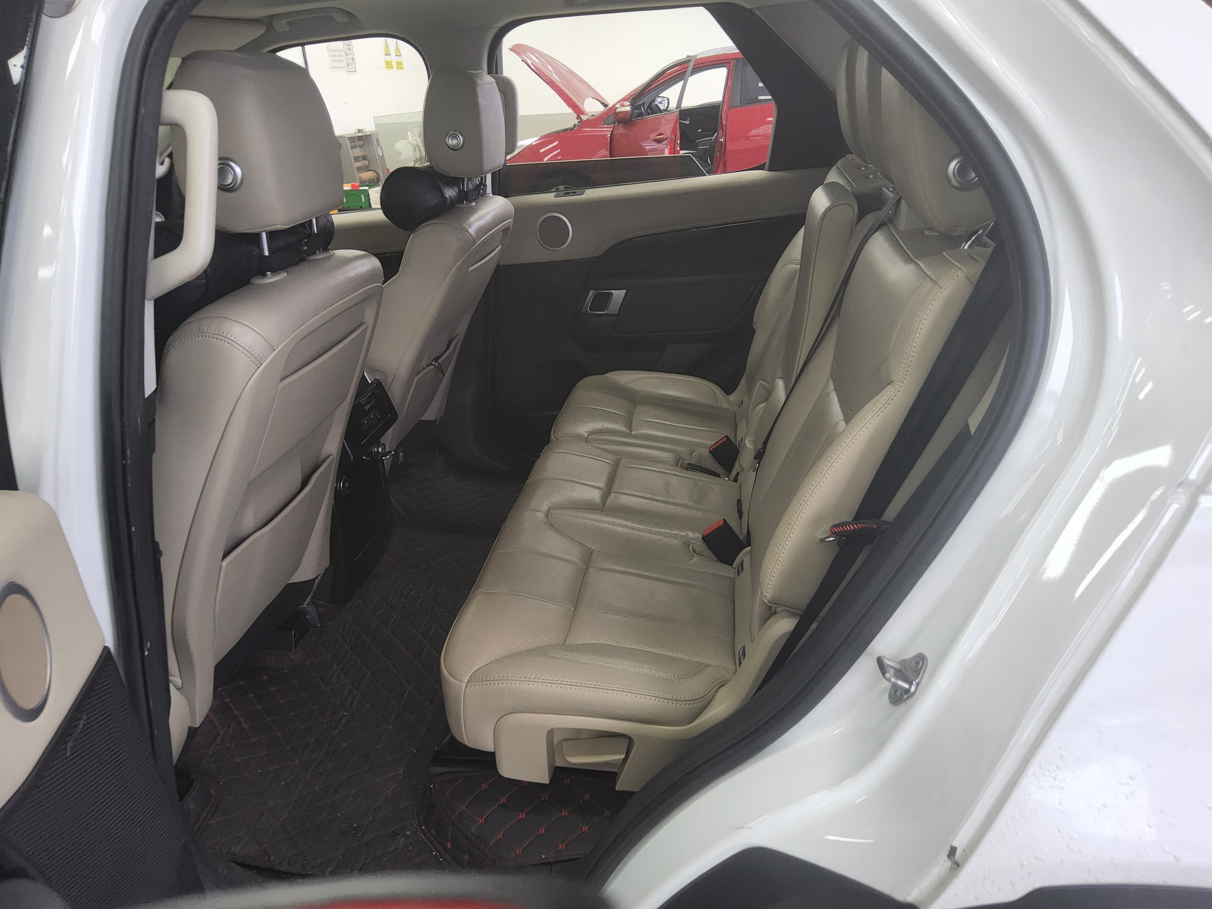 Land Rover Discovery 2018 - Image 11