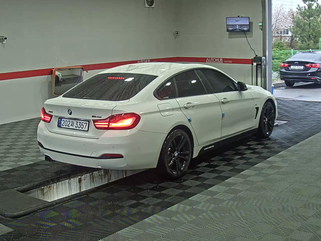 BMW 4 Series - 4