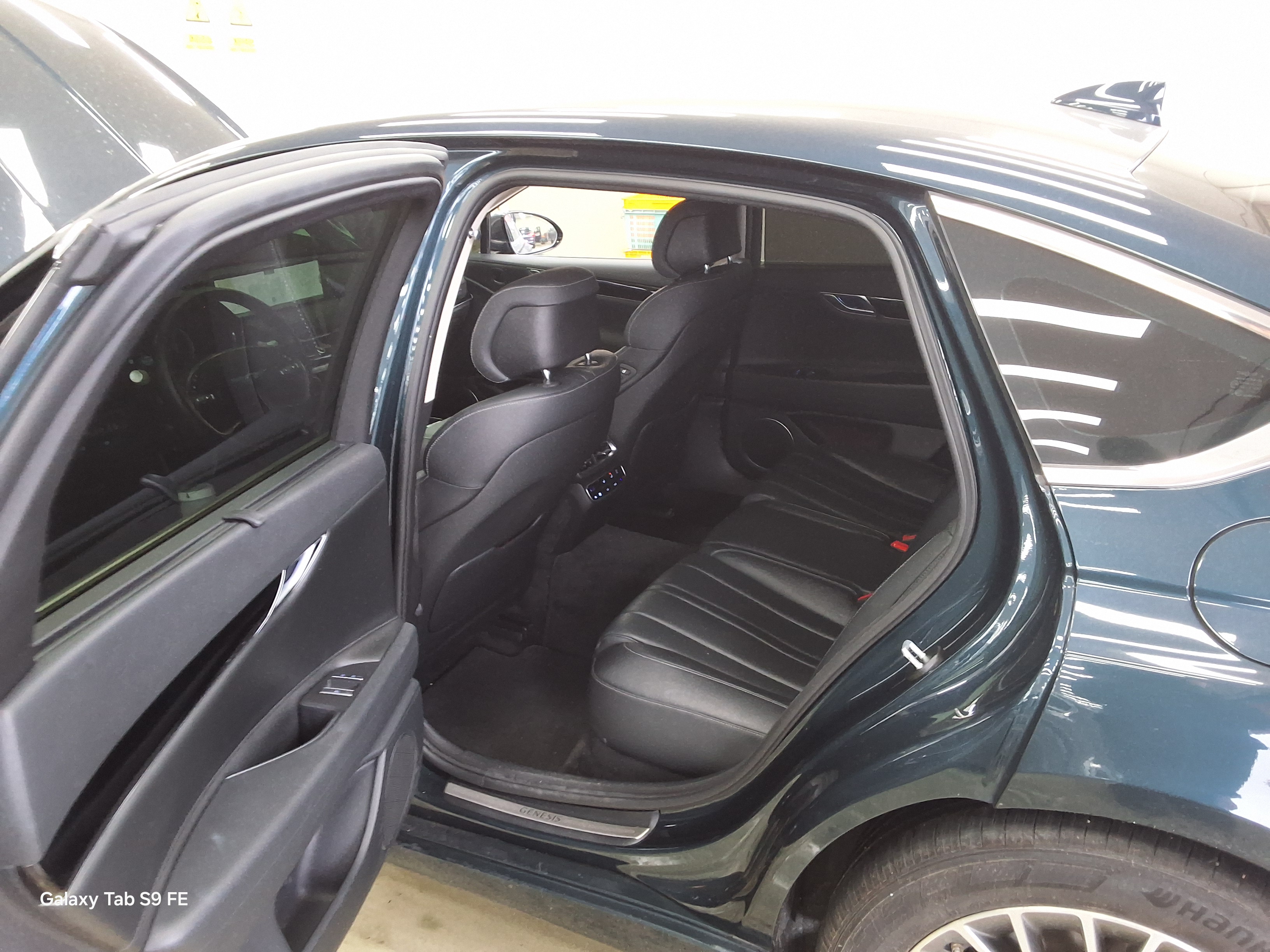 Hyundai Genesis 2022 - Image 11