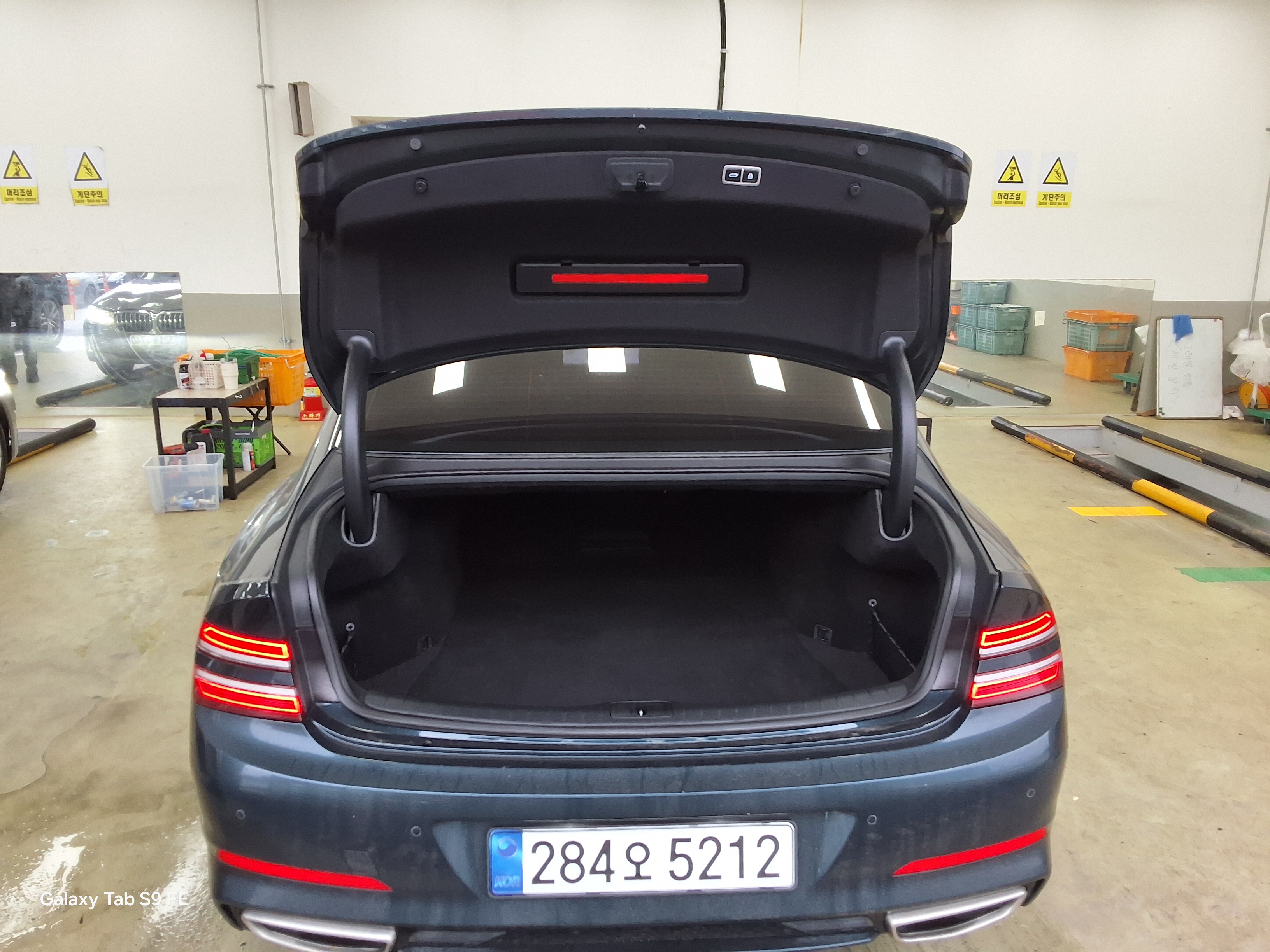 Hyundai Genesis 2022 - Image 14