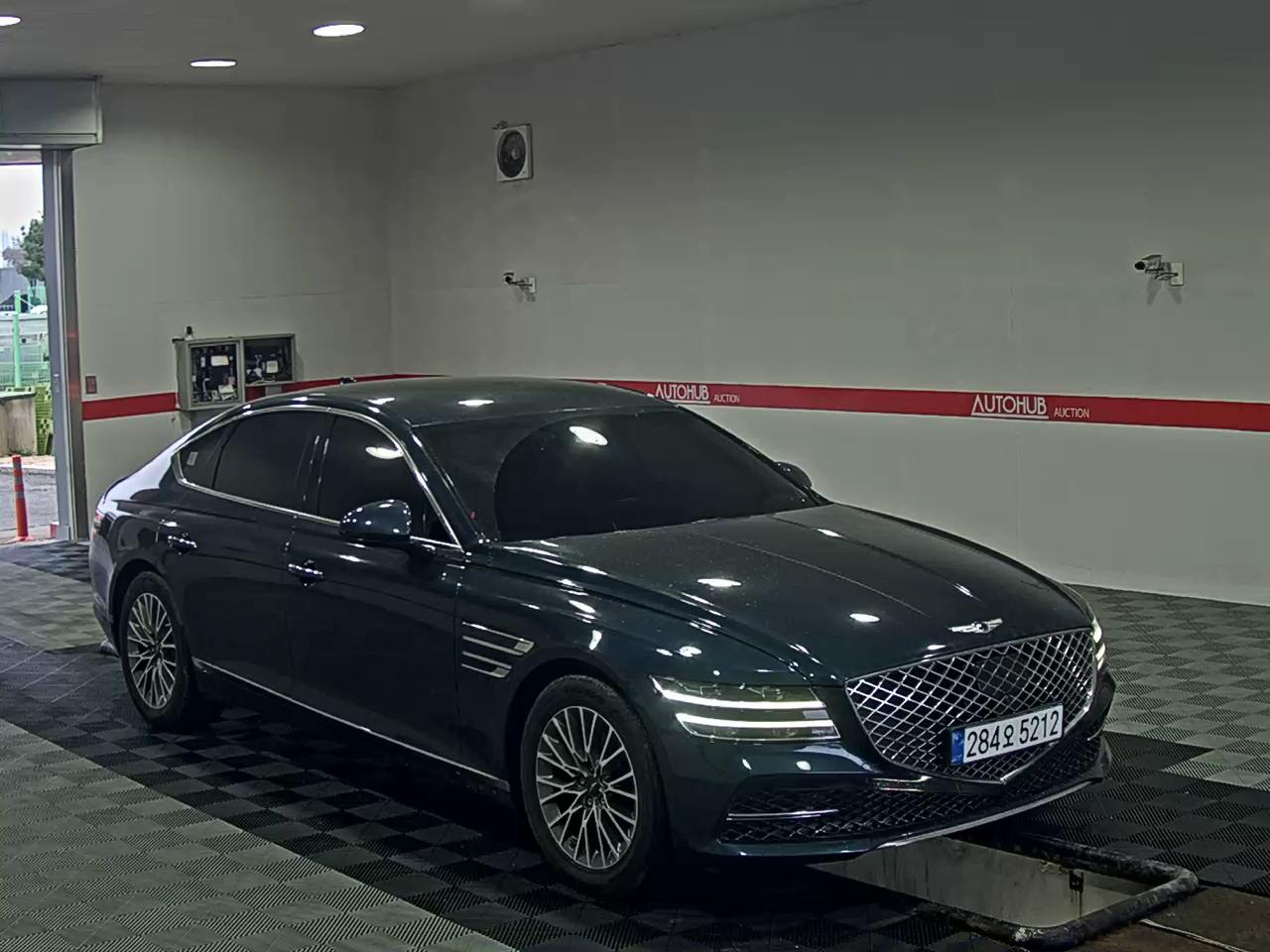 Hyundai Genesis 2022 - Image 2