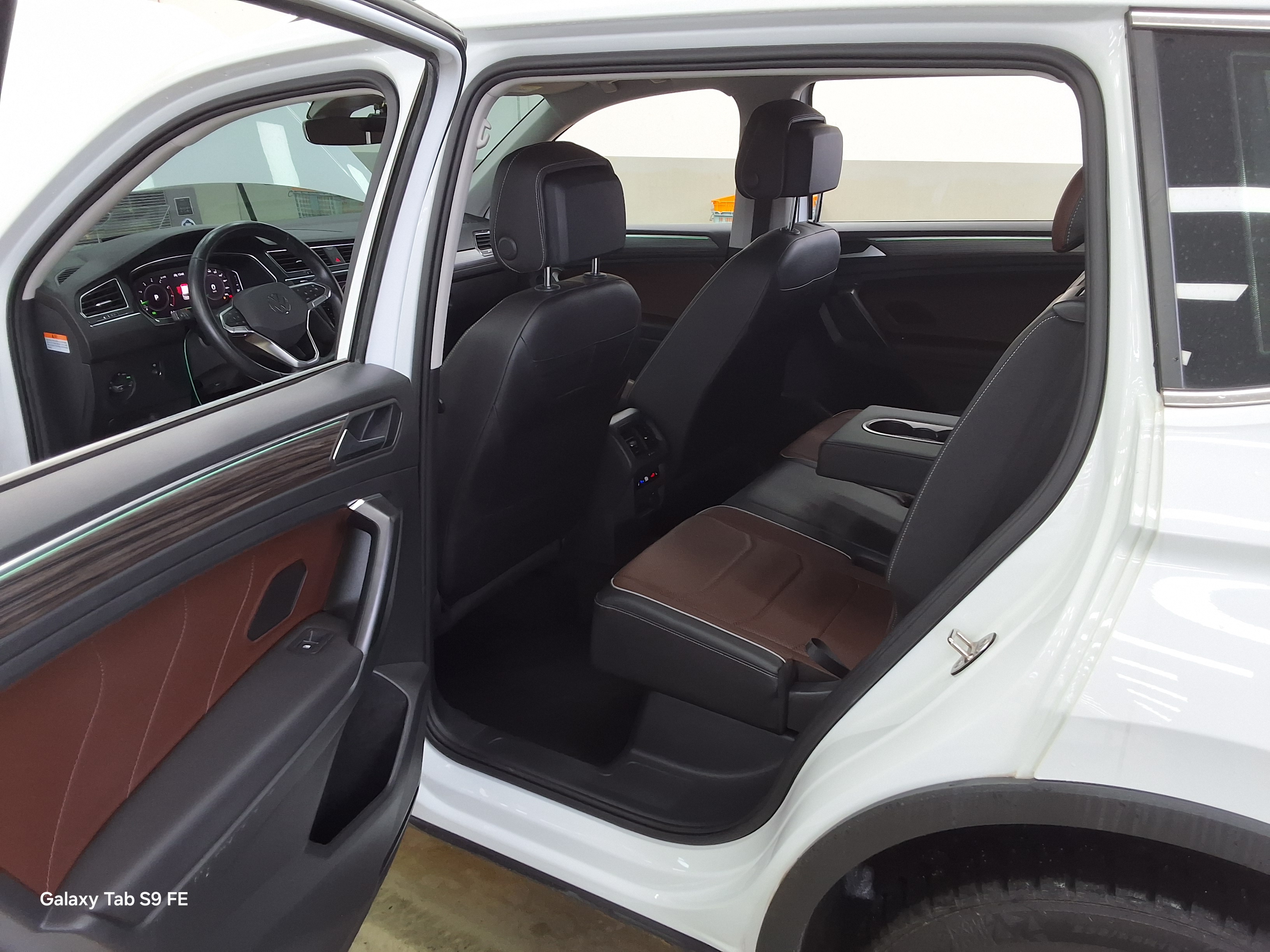 Volkswagen Tiguan - 11