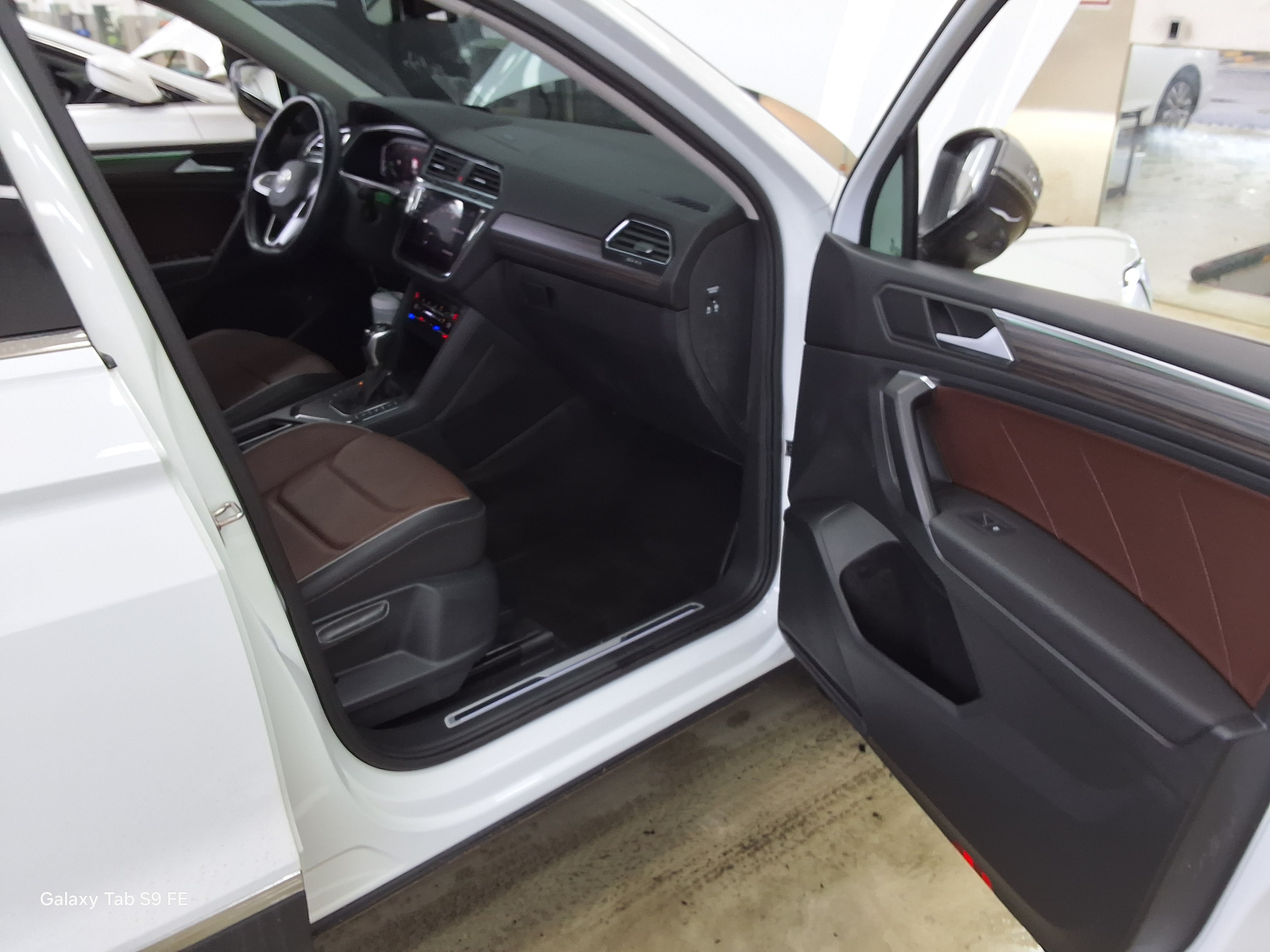 Volkswagen Tiguan - 13