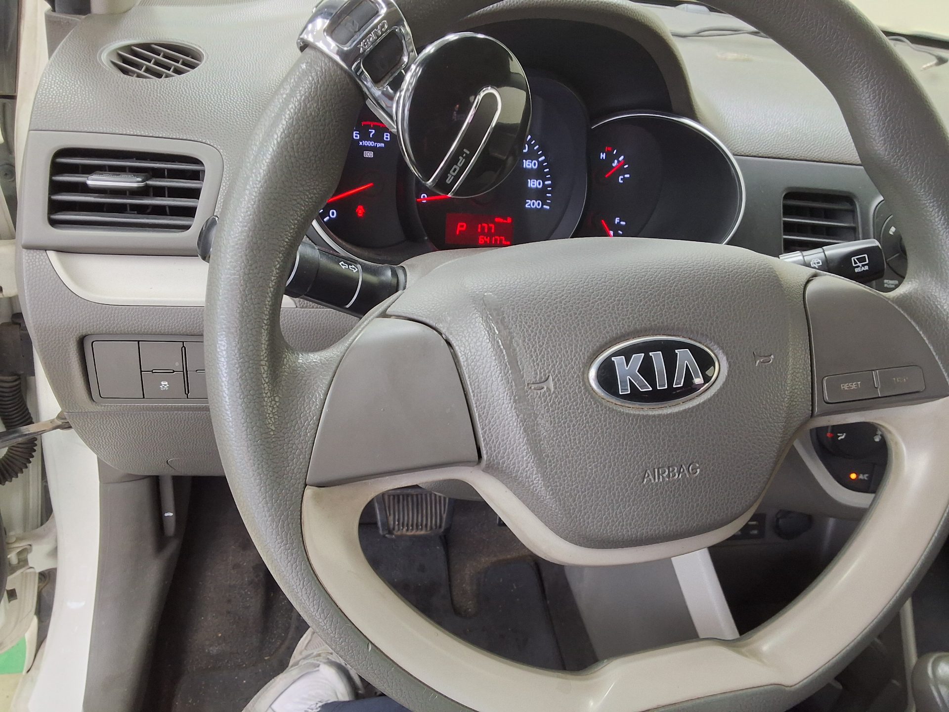Kia Morning 2016 - Image 16