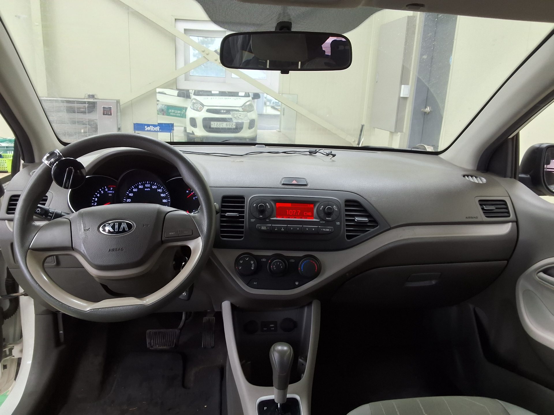 Kia Morning 2016 - Image 18