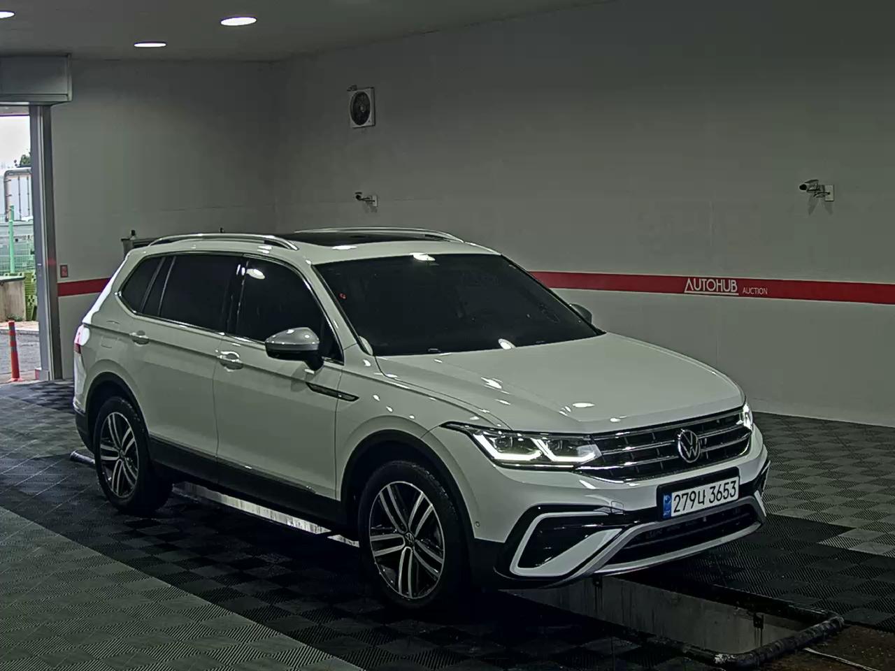 Volkswagen Tiguan - 2