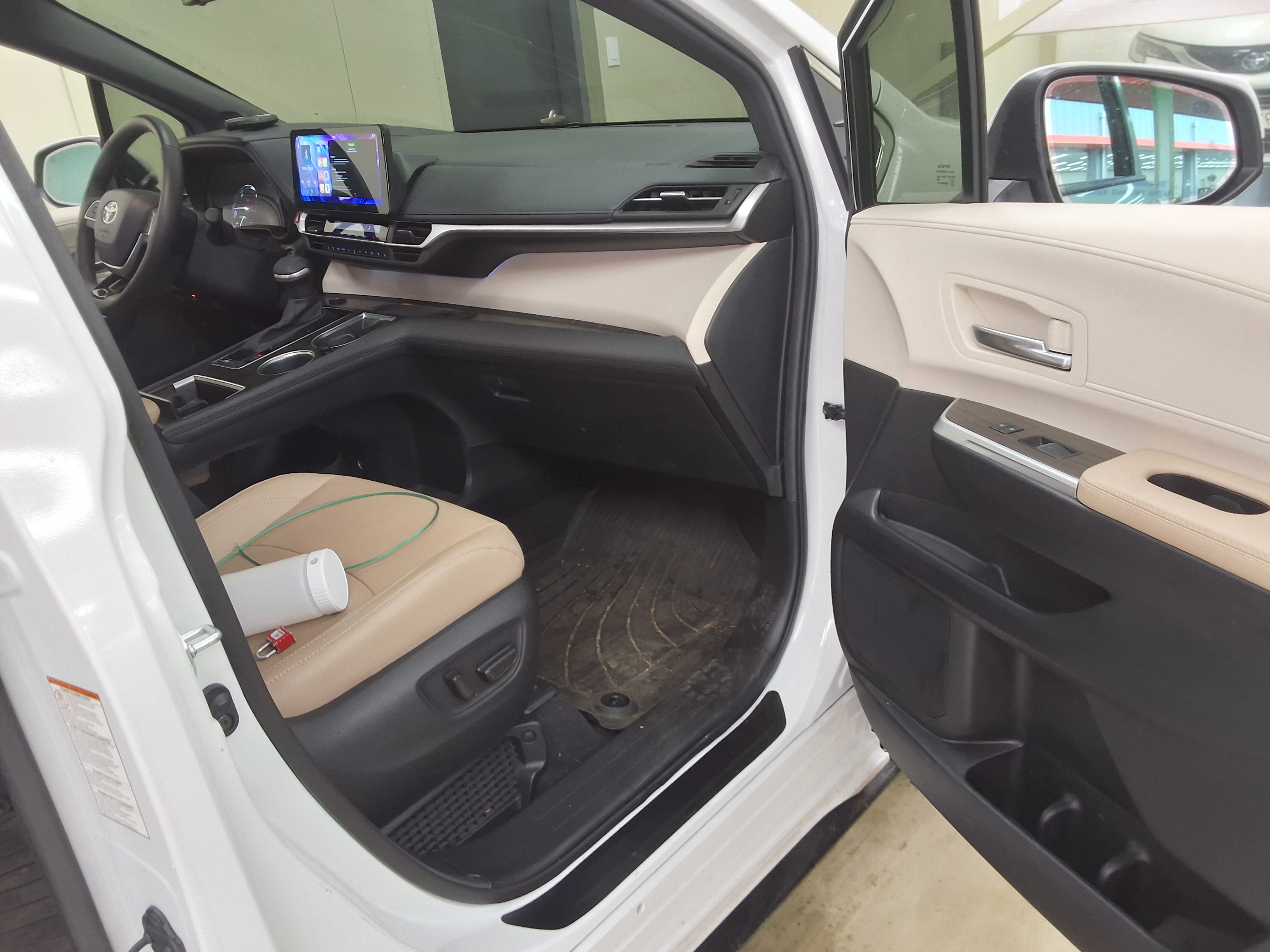 Toyota Sienna 2023 - Image 13
