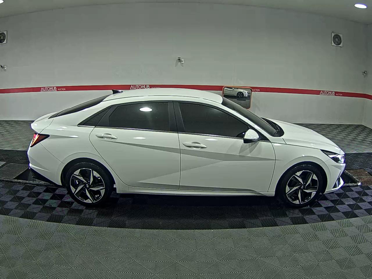 Hyundai Elantra 2021 - Image 3