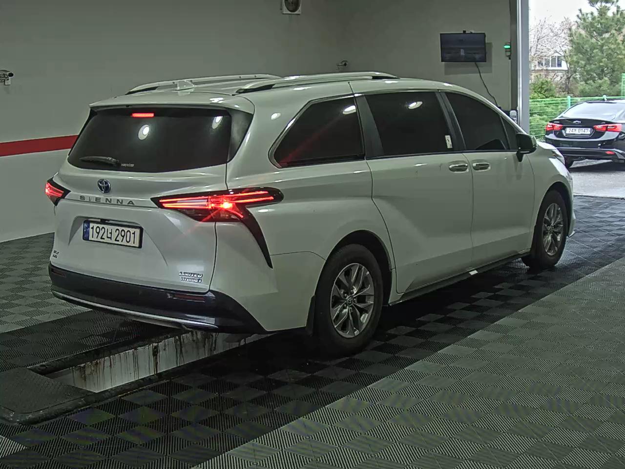 Toyota Sienna 2023 - Image 4
