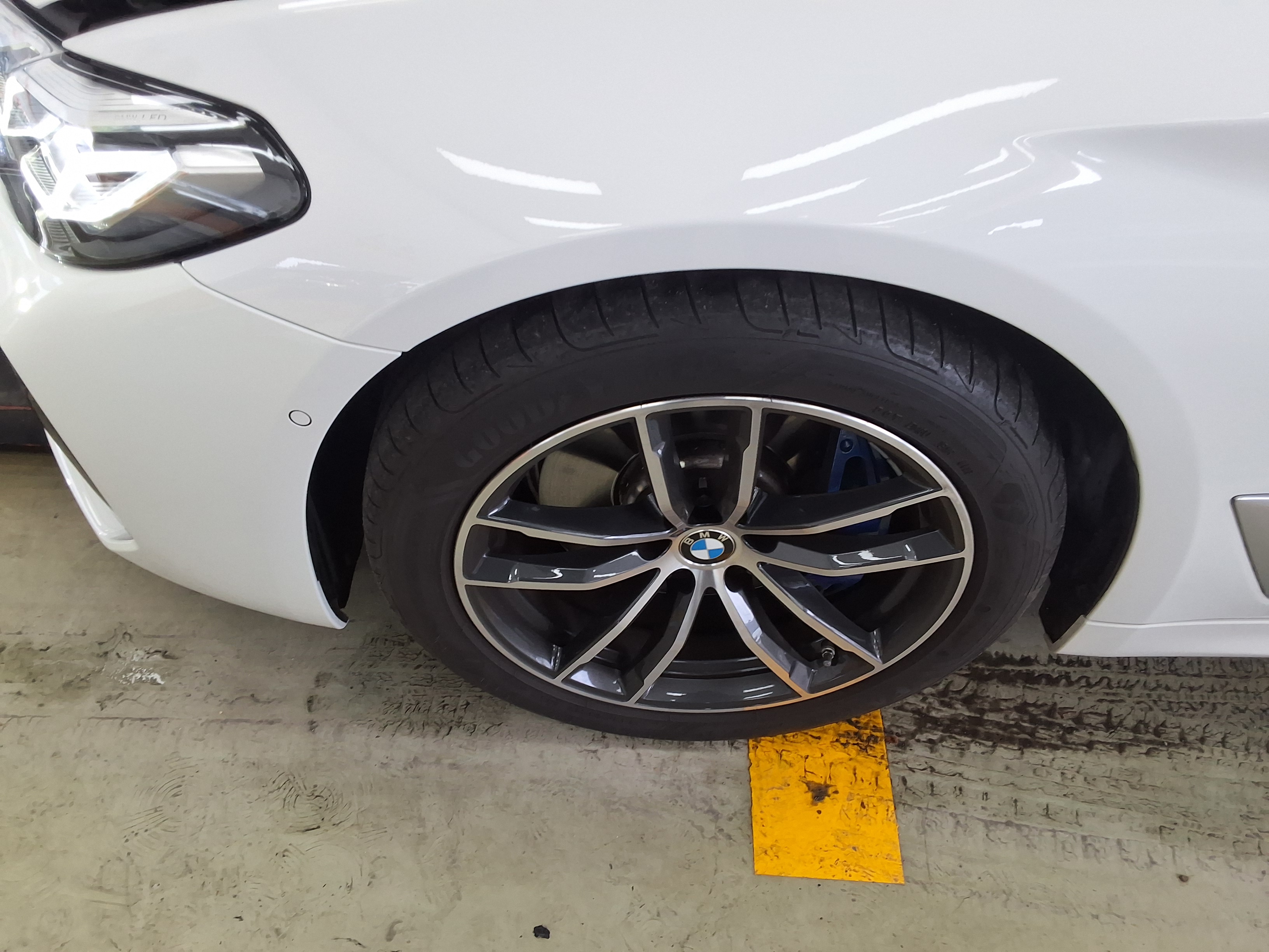 BMW 5 Series 2023 - Image 17