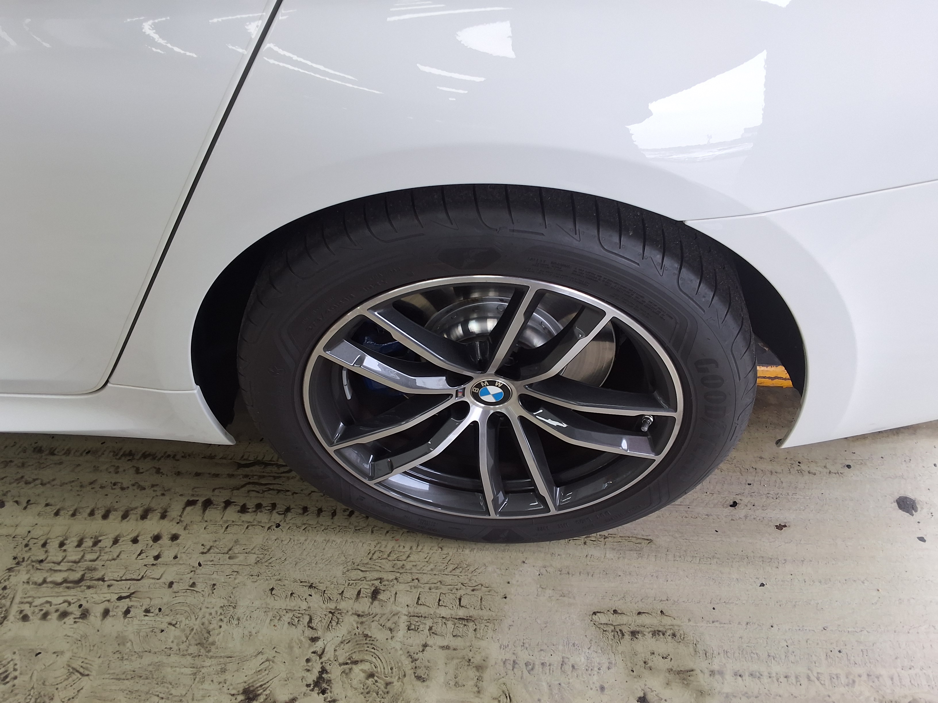 BMW 5 Series 2023 - Image 18