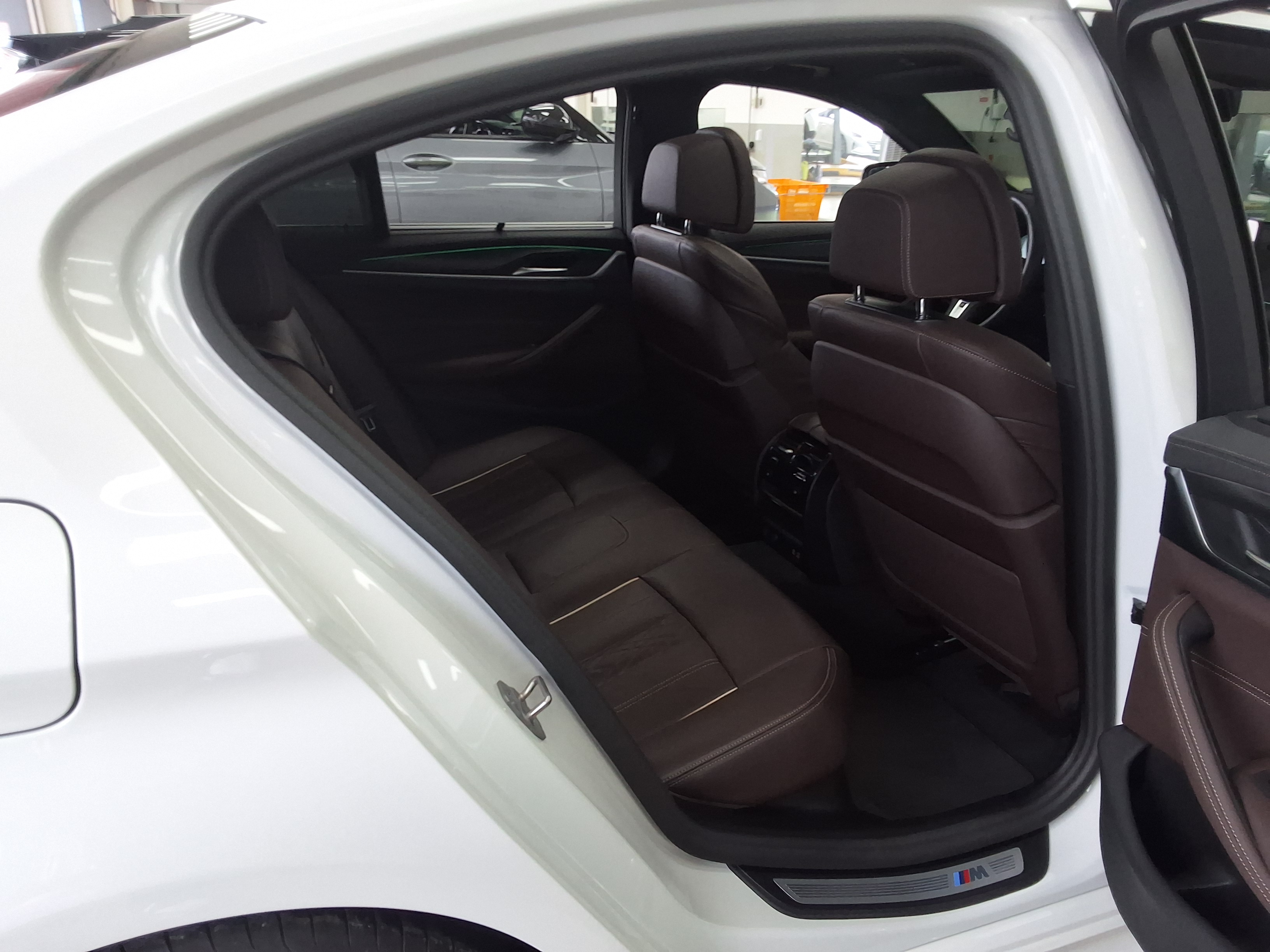 BMW 5 Series 2023 - Image 12