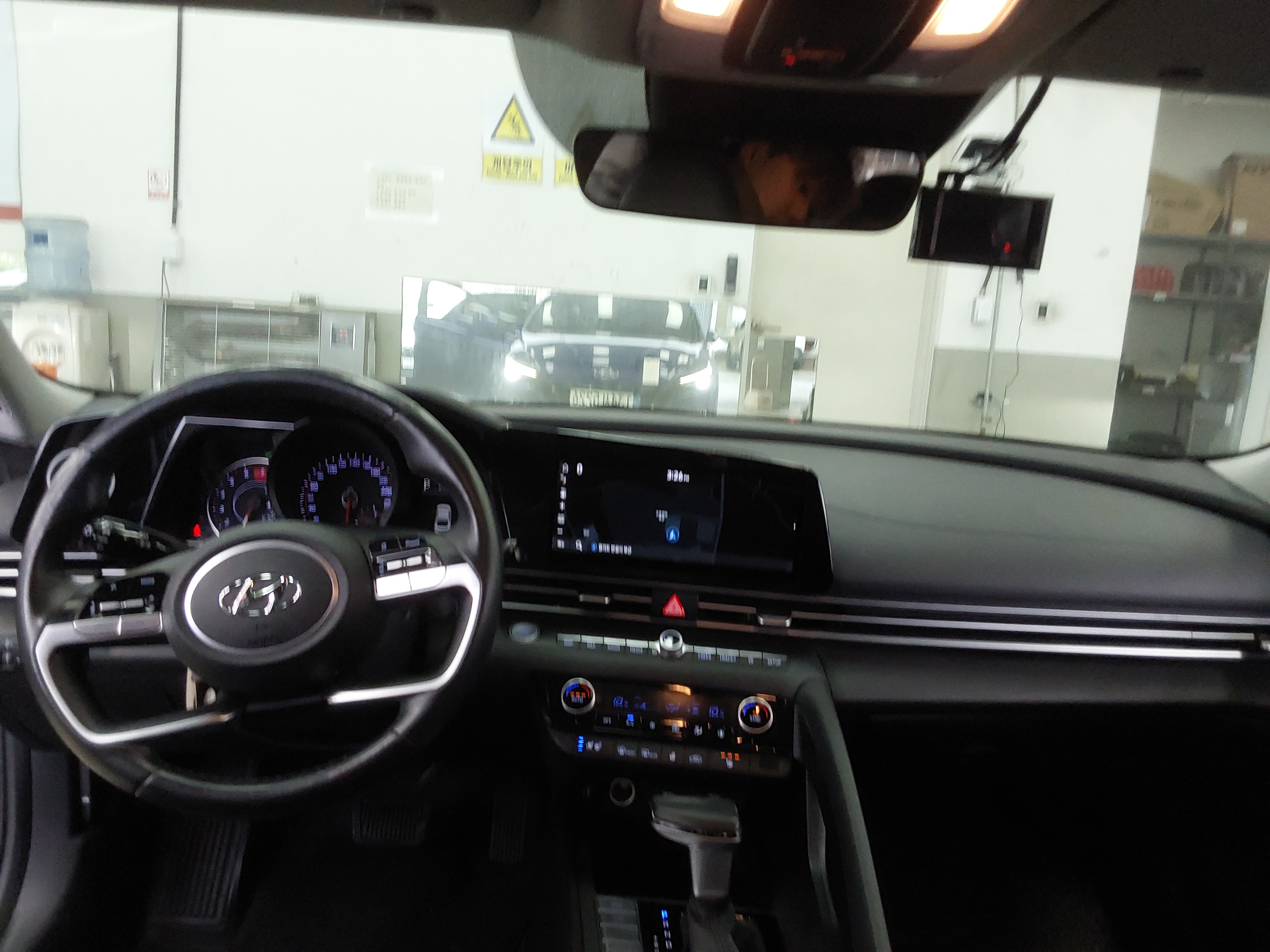 Hyundai Elantra 2021 - Image 10