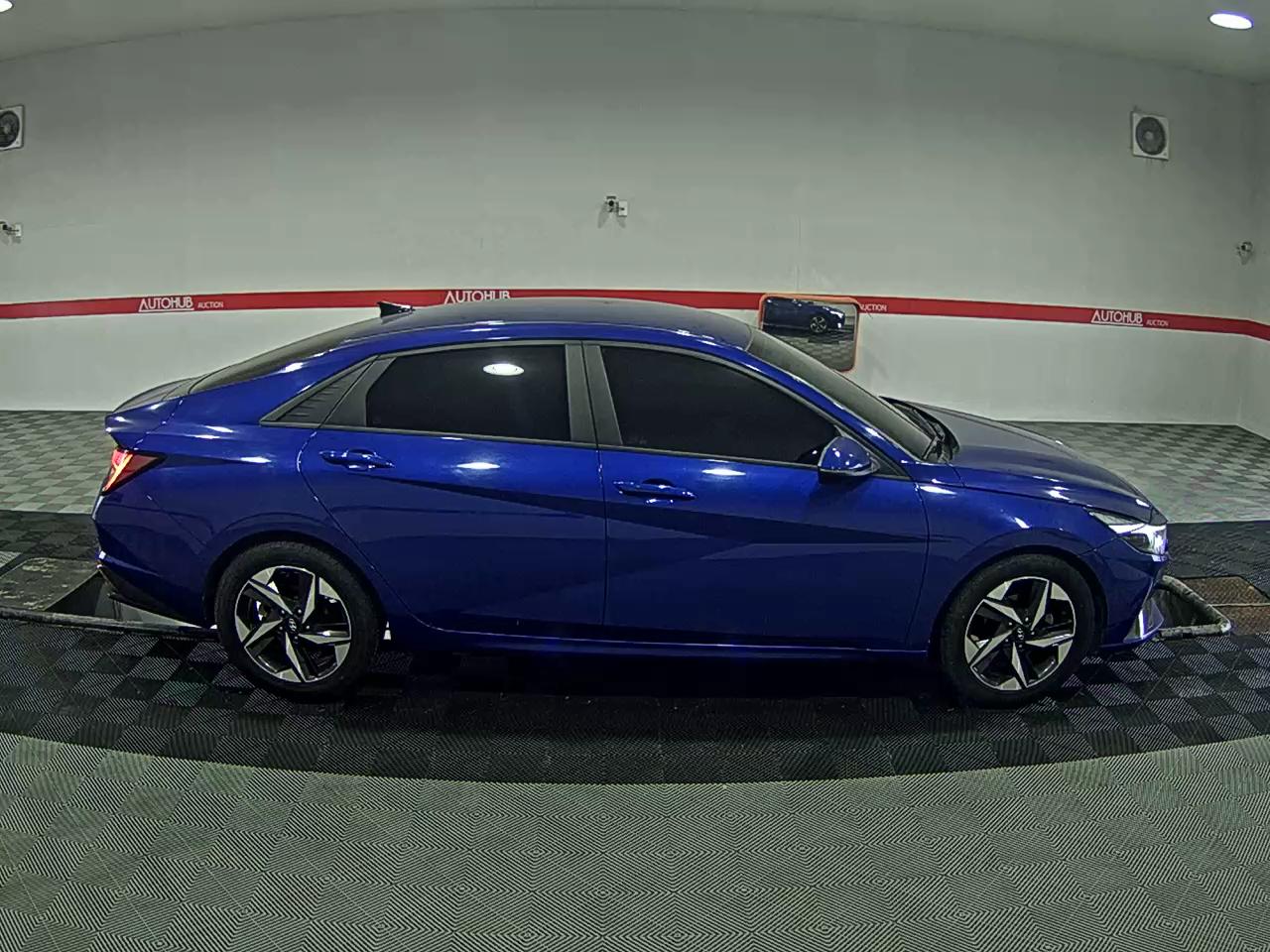 Hyundai Elantra 2021 - Image 3