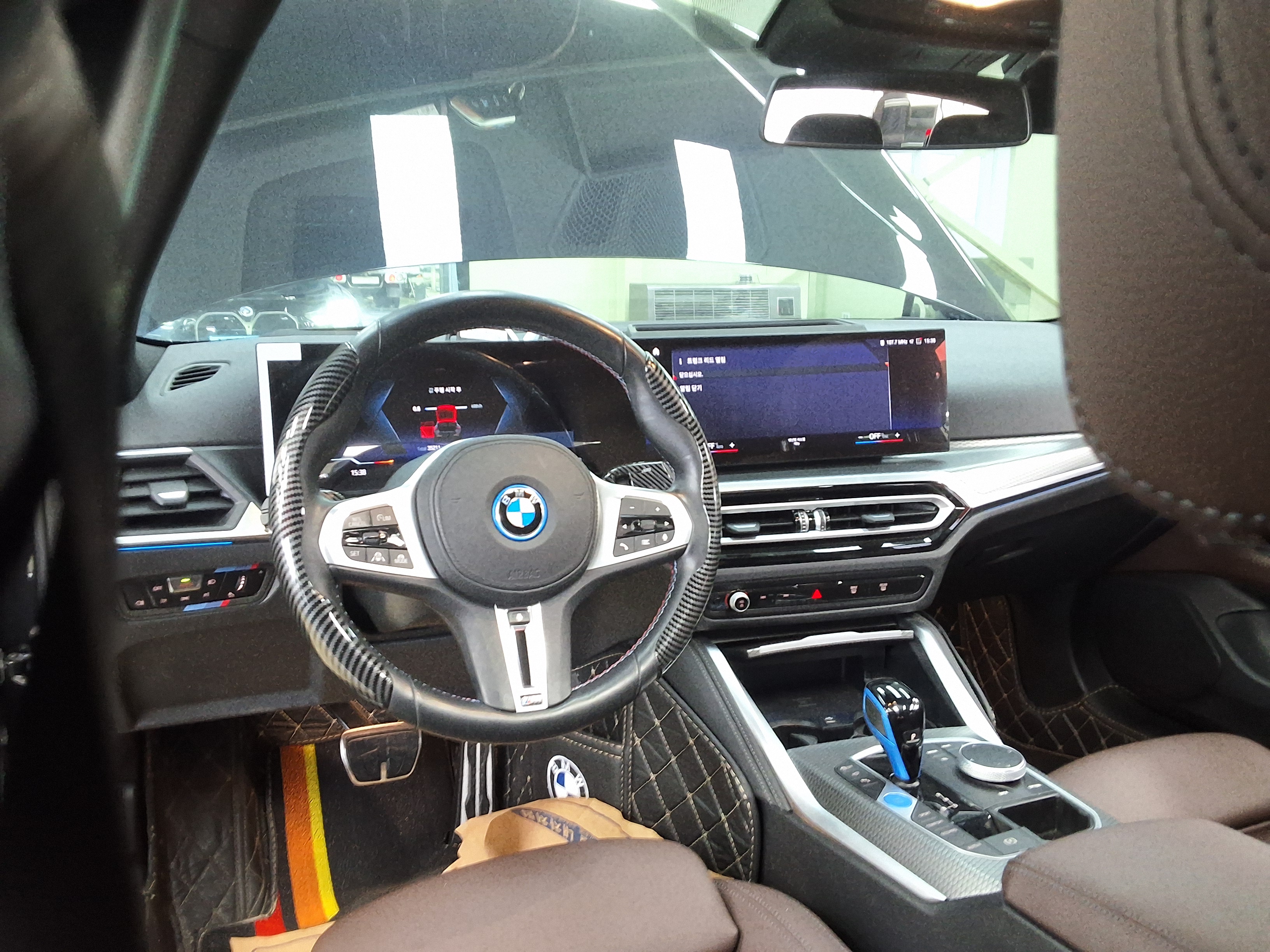 BMW i4 - 10