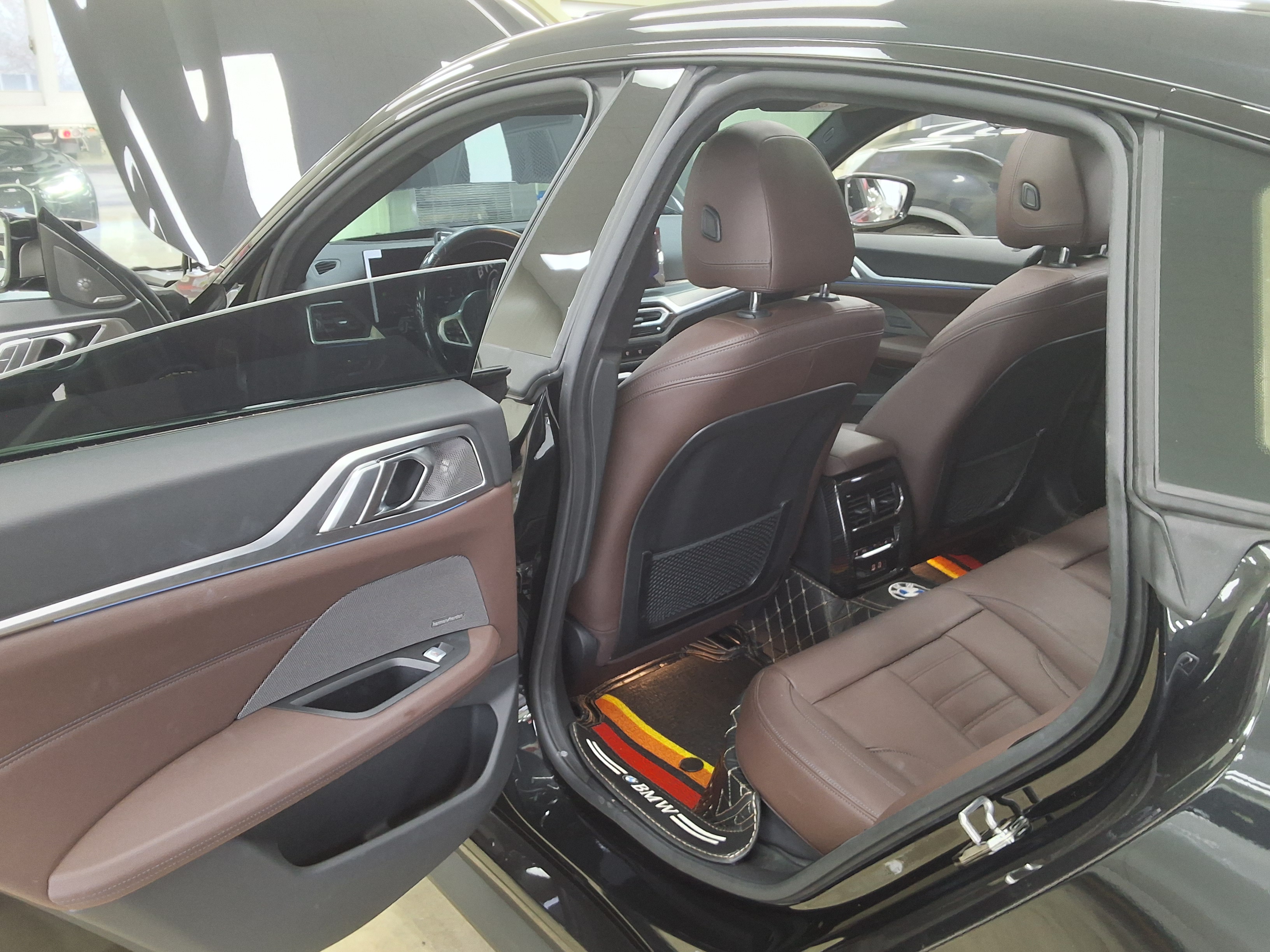 BMW i4 - 11