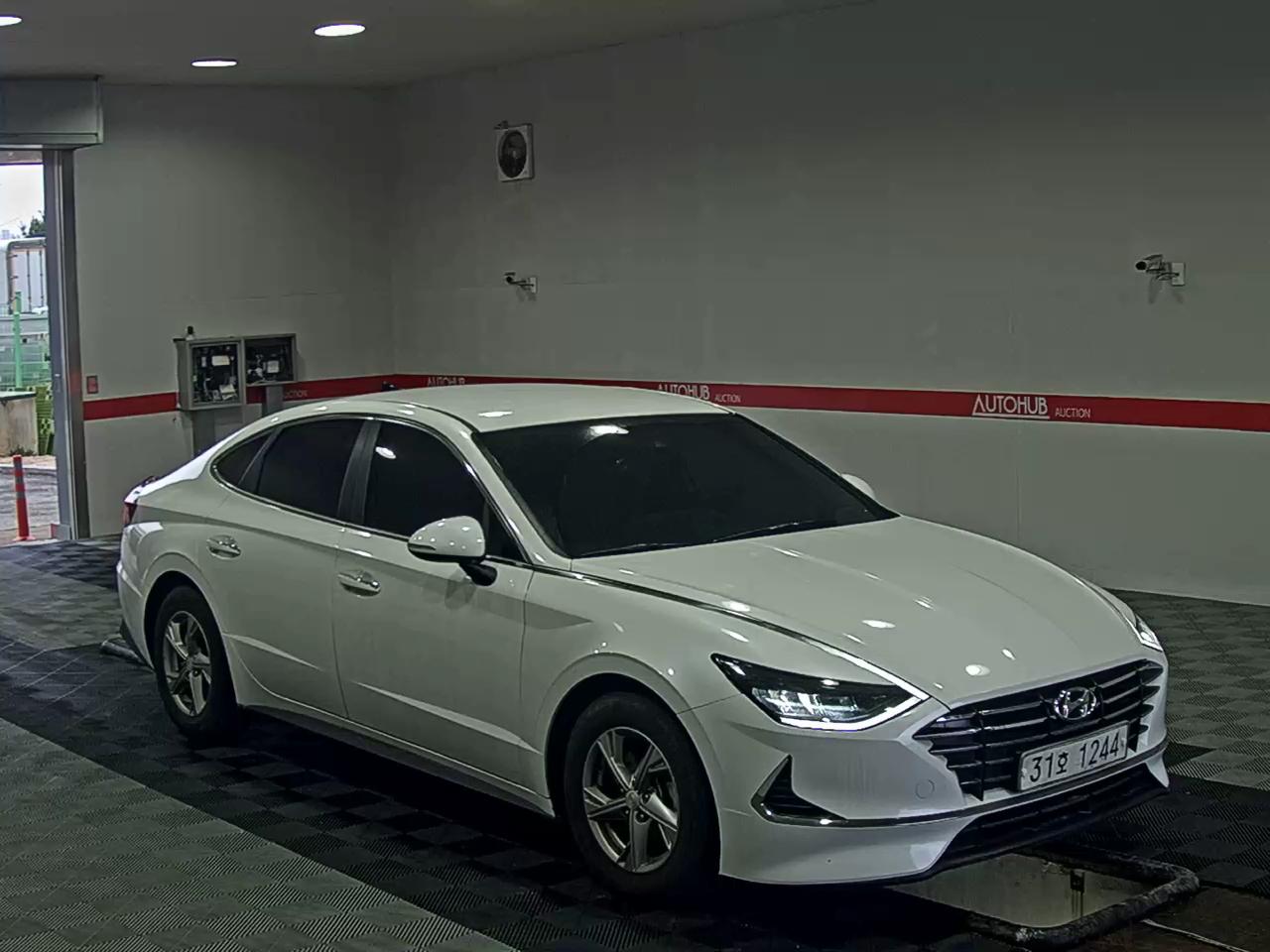 Hyundai Sonata 2020 - Image 2
