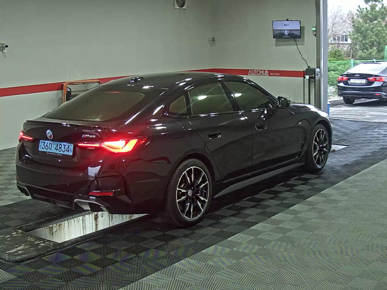 BMW i4 - 4