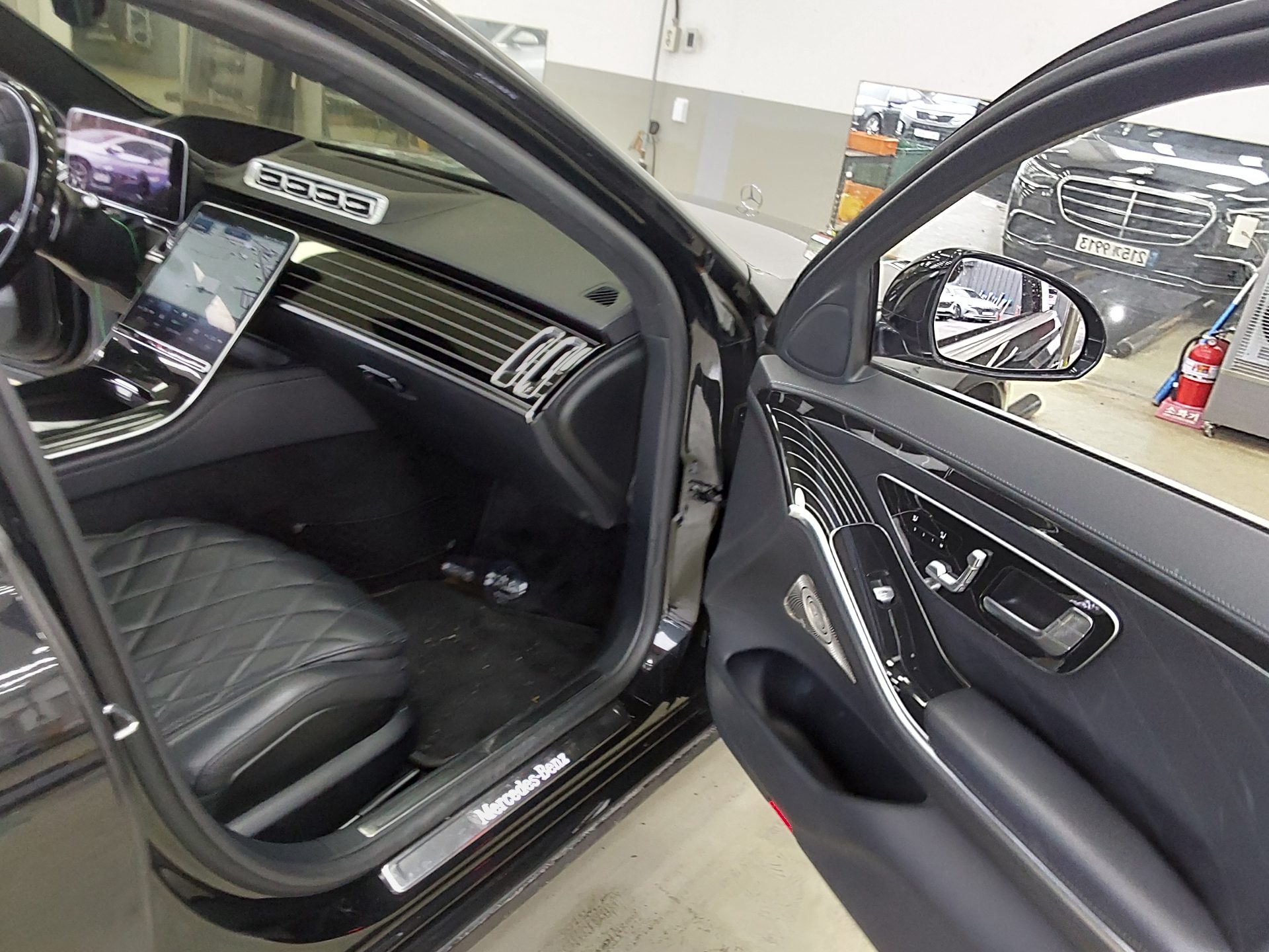 Mercedes-Benz S-Class 2022 - Image 13