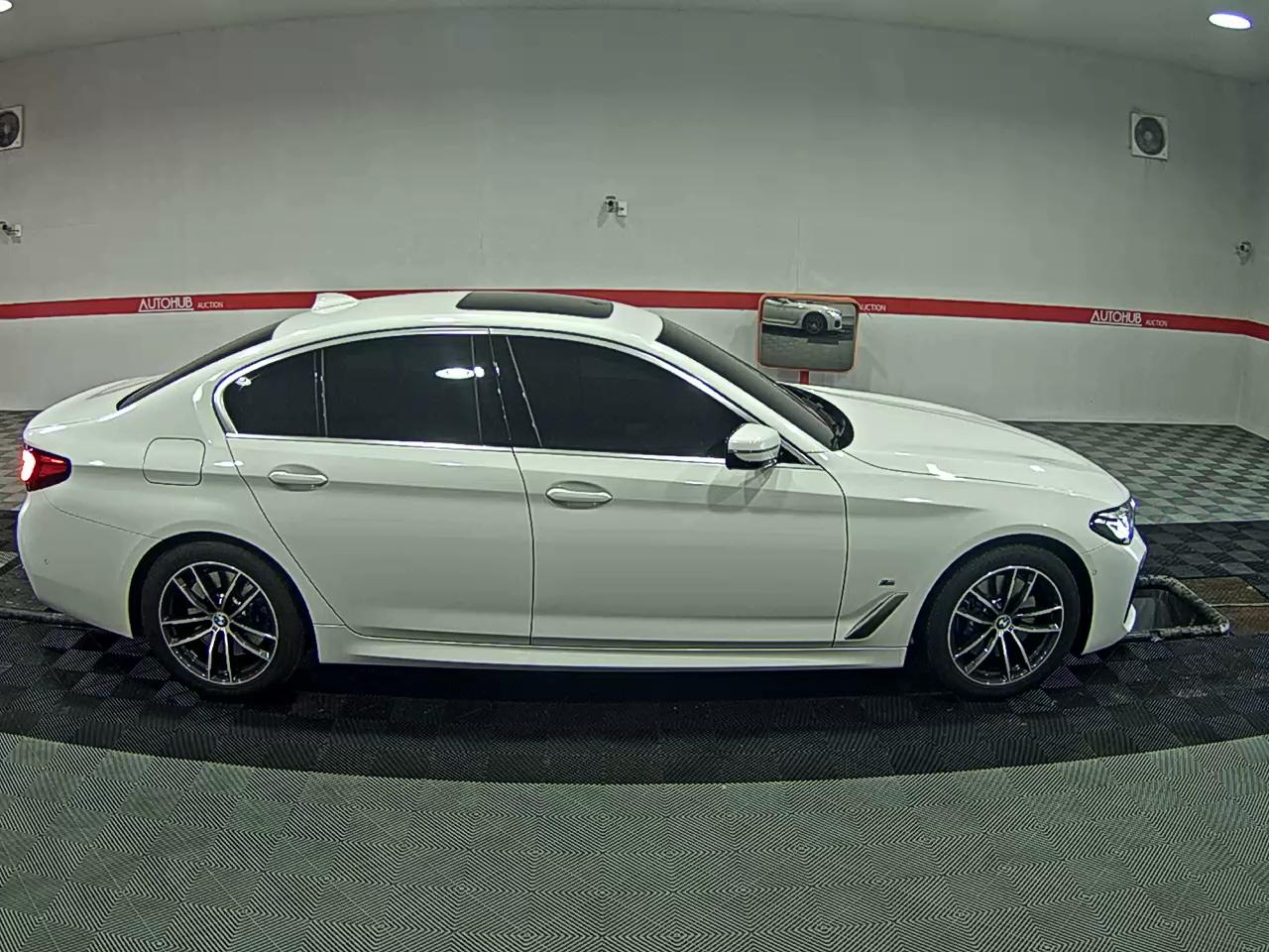 BMW 5 Series 2023 - Image 3