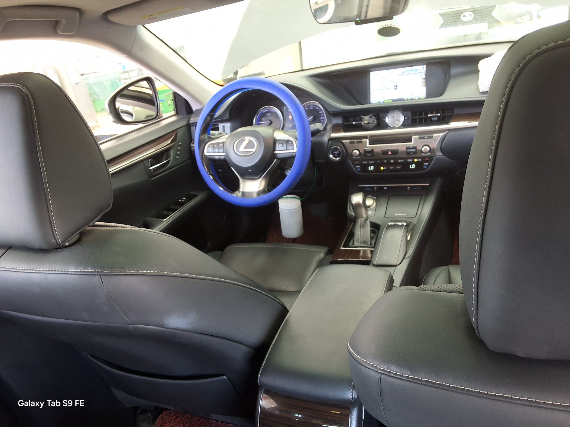 Lexus ES - 10