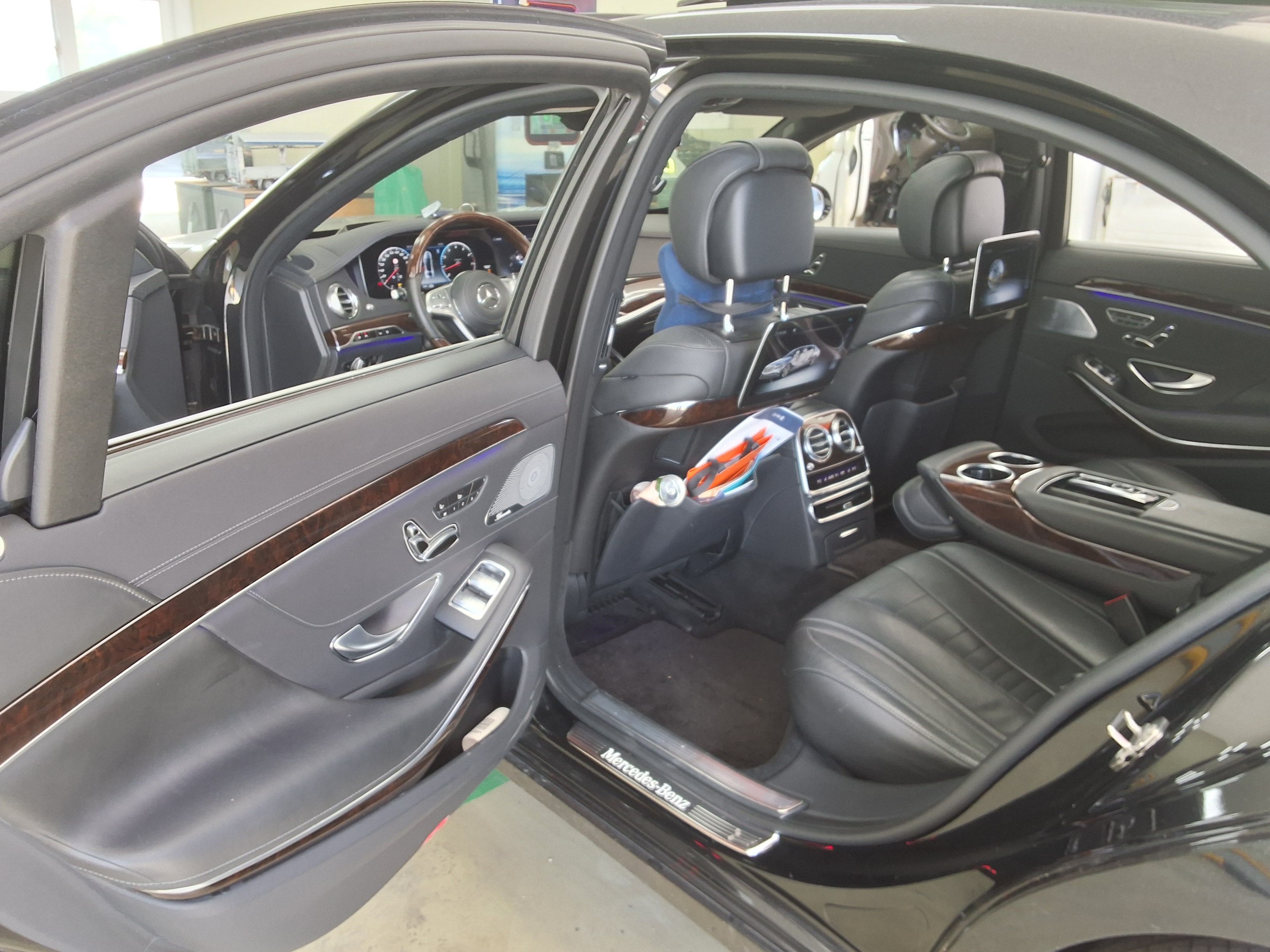 Mercedes-Benz S-Class - 11