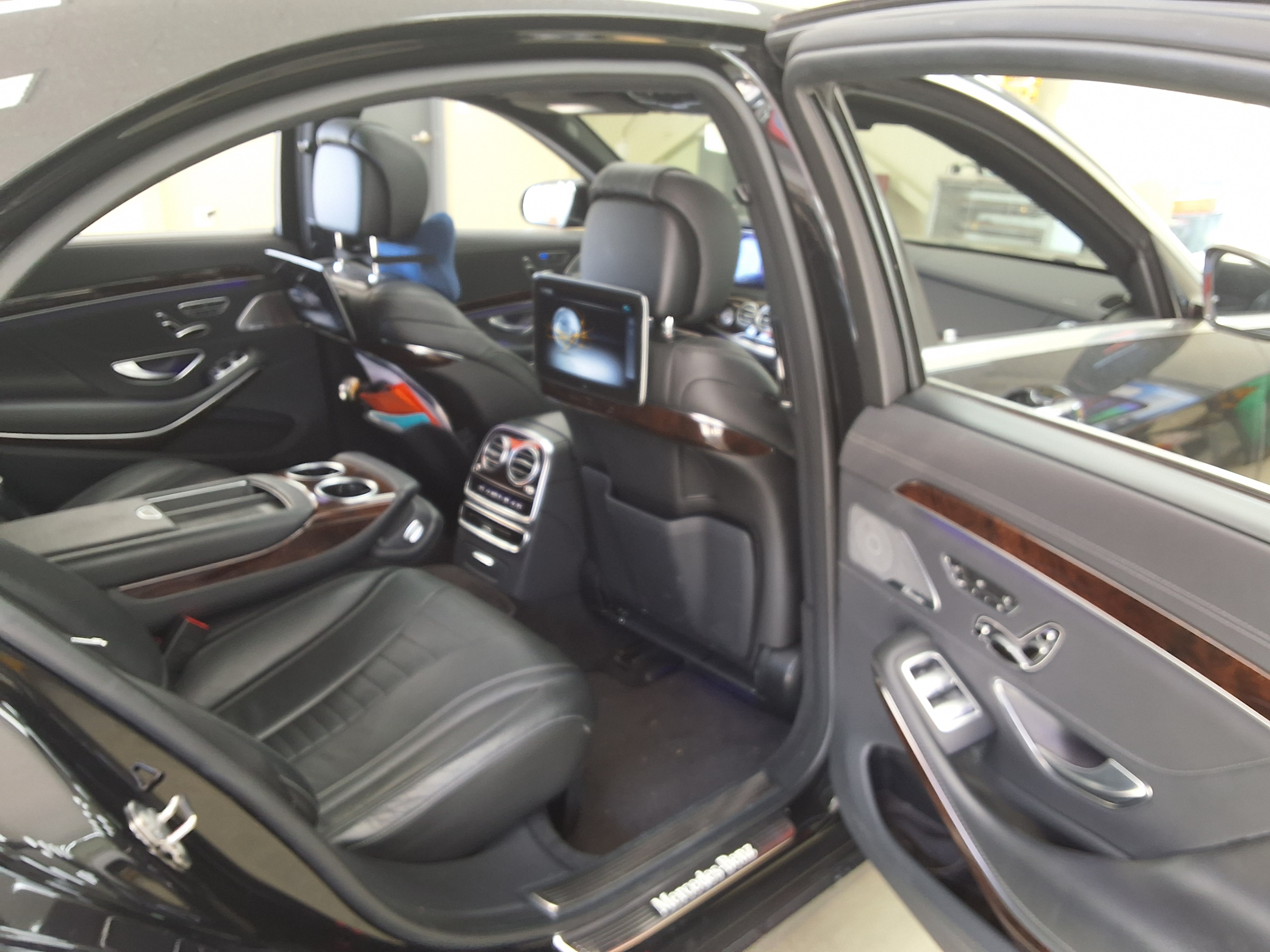 Mercedes-Benz S-Class - 12