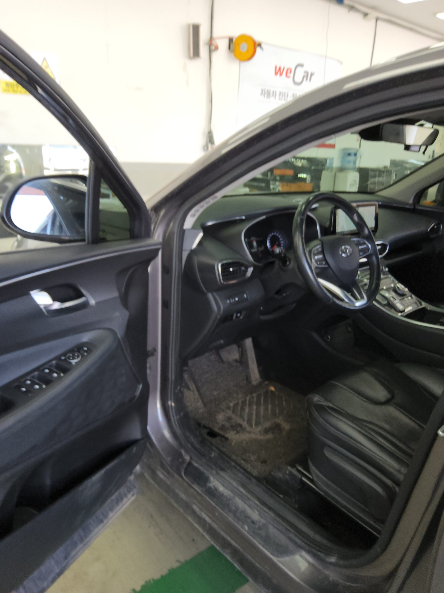 Hyundai Santa Fe 2021 - Image 9