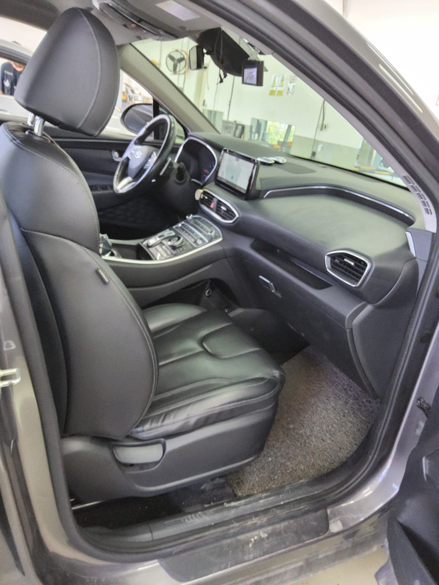 Hyundai Santa Fe 2021 - Image 13